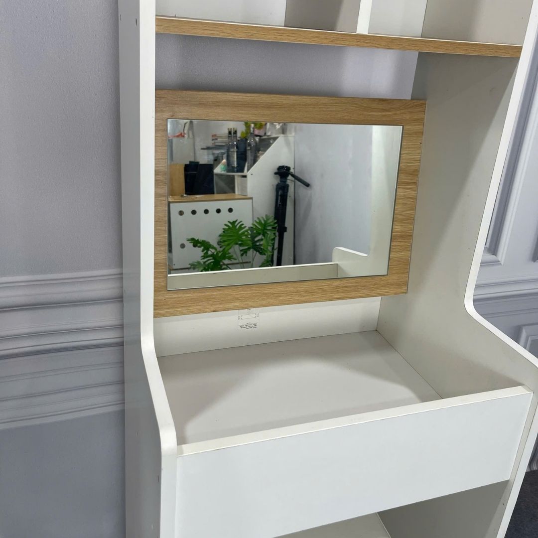 Bàn trang điểm MDF phủ Melamine có gương và ngăn để mỹ phẩm, thiết kế thanh lịch, thương hiệu KN Home Decor.