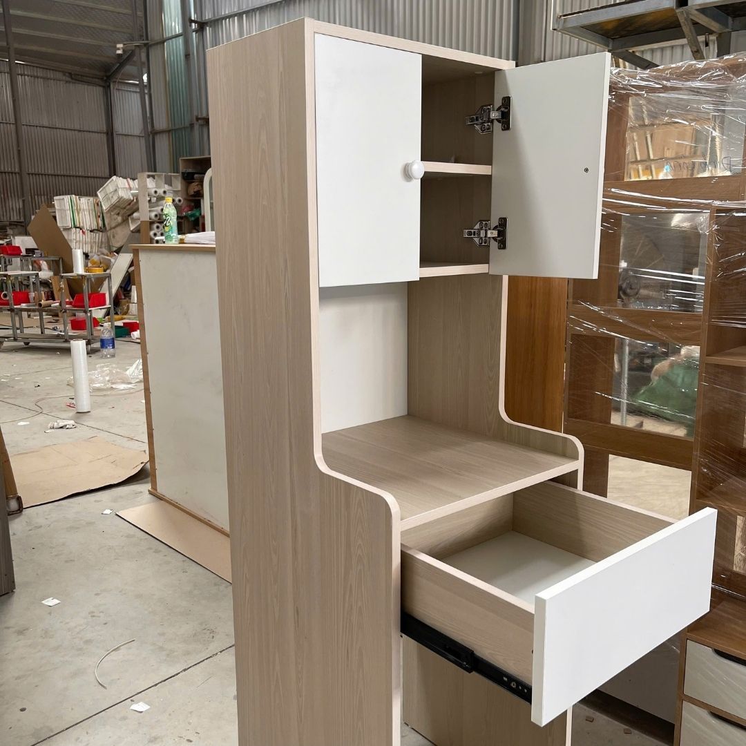 Bàn trang điểm MDF phủ Melamine có ngăn kéo, thiết kế thanh lịch, thương hiệu KN Home Decor.