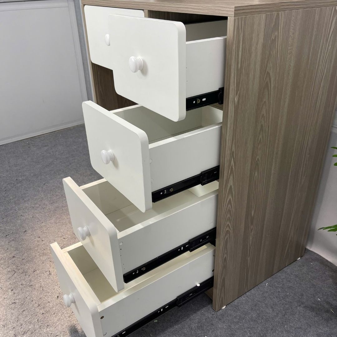 Bàn trang điểm MDF phủ Melamine có gương và ngăn kéo, thiết kế thanh lịch, thương hiệu KN Home Decor.