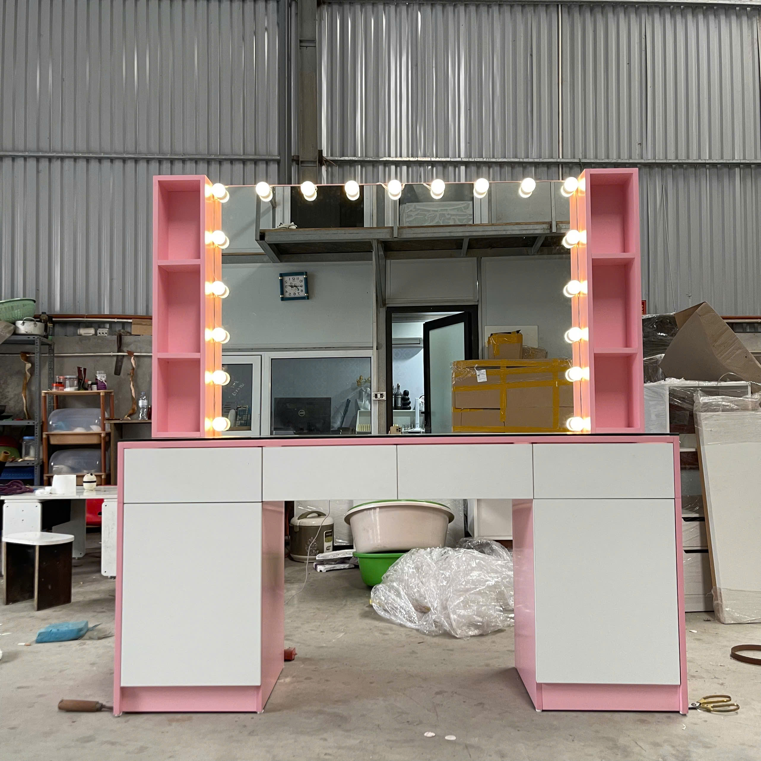 Bàn trang điểm MDF phủ Melamine có gương và ngăn để mỹ phẩm, thiết kế thanh lịch, thương hiệu KN Home Decor