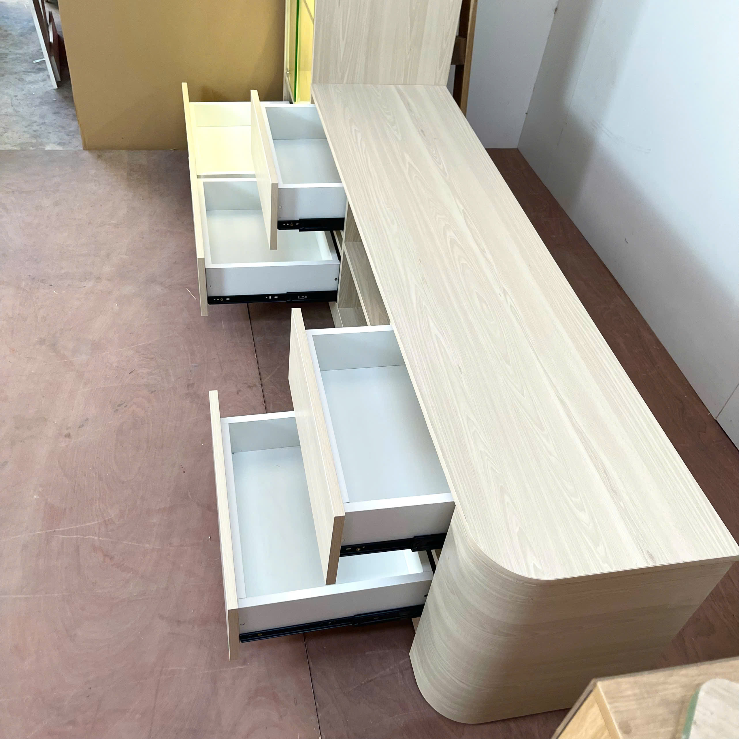 Bộ Kệ Tivi Kết Hợp Tủ Rượu Cánh Kính Cường Lực 8mm 215x40x180cm KN-KTVTR21540180