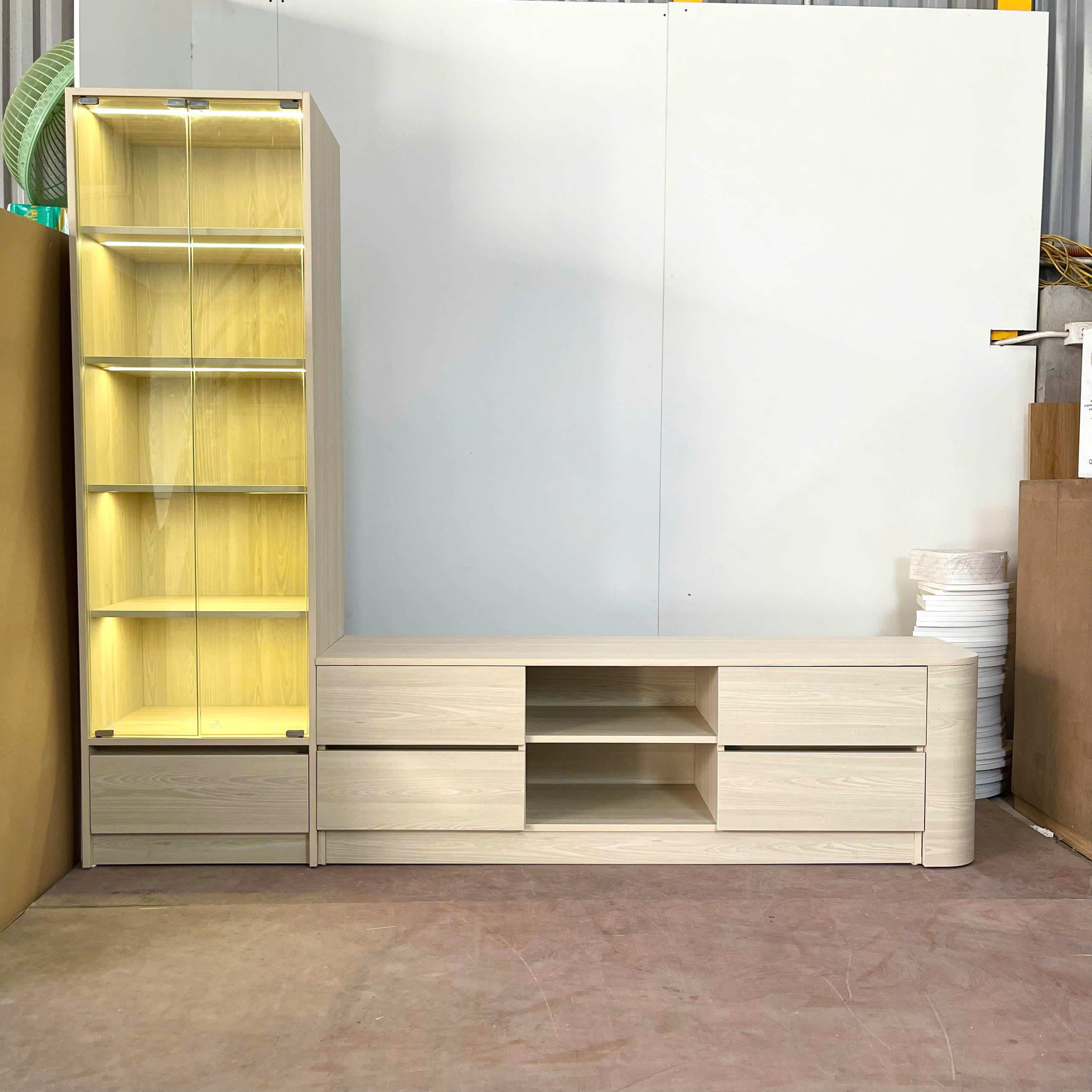 Bộ Kệ Tivi Kết Hợp Tủ Rượu Cánh Kính Cường Lực 8mm 215x40x180cm KN-KTVTR21540180