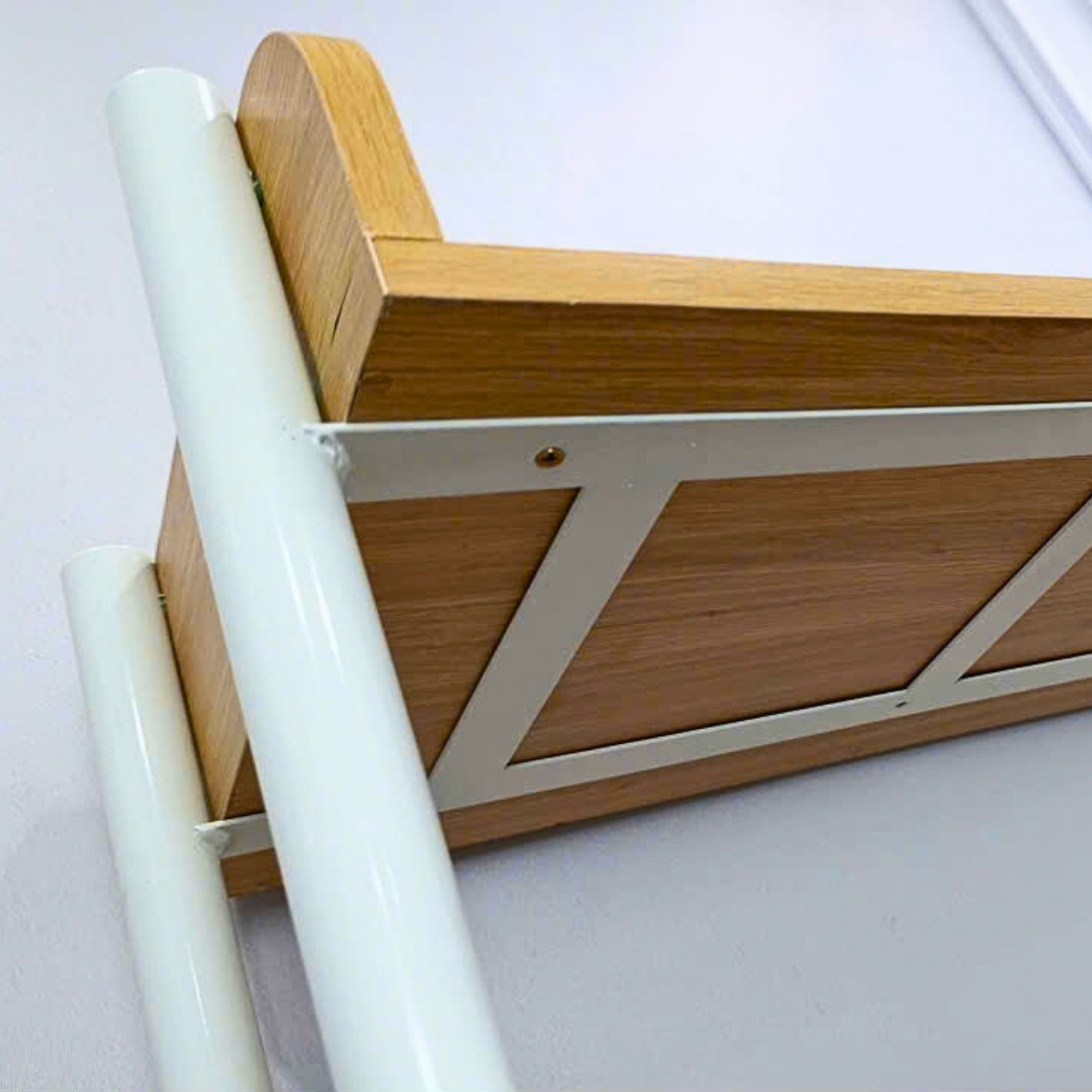 “Kệ để đồ đa năng 3, 4, 5 tầng bằng gỗ MDF phủ Melamine dày 17mm, kết hợp khung sắt sơn tĩnh điện chắc chắn, kích thước D71 x C125 x S35 cm, màu trắng, gỗ sồi vàng và vân gỗ xám – phong cách hiện đại, tối giản.”