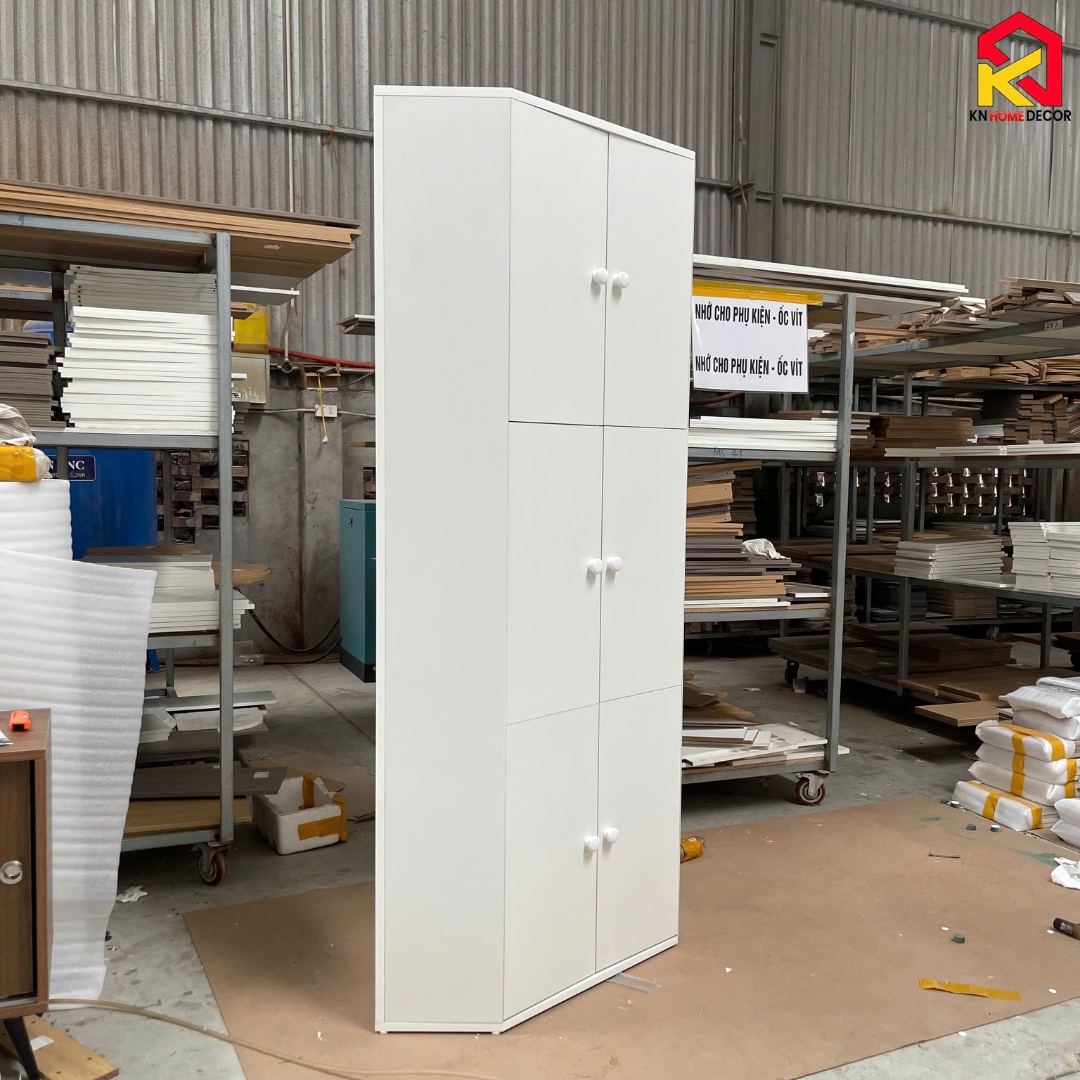 Kệ góc MDF phủ Melamine nhiều tầng, giúp tận dụng góc tường hiệu quả, thương hiệu KN Home Decor.