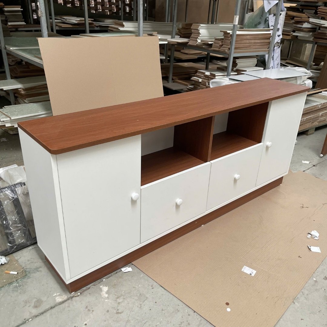 Kệ tivi cánh mở bản lề inox giảm chấn cao cấp