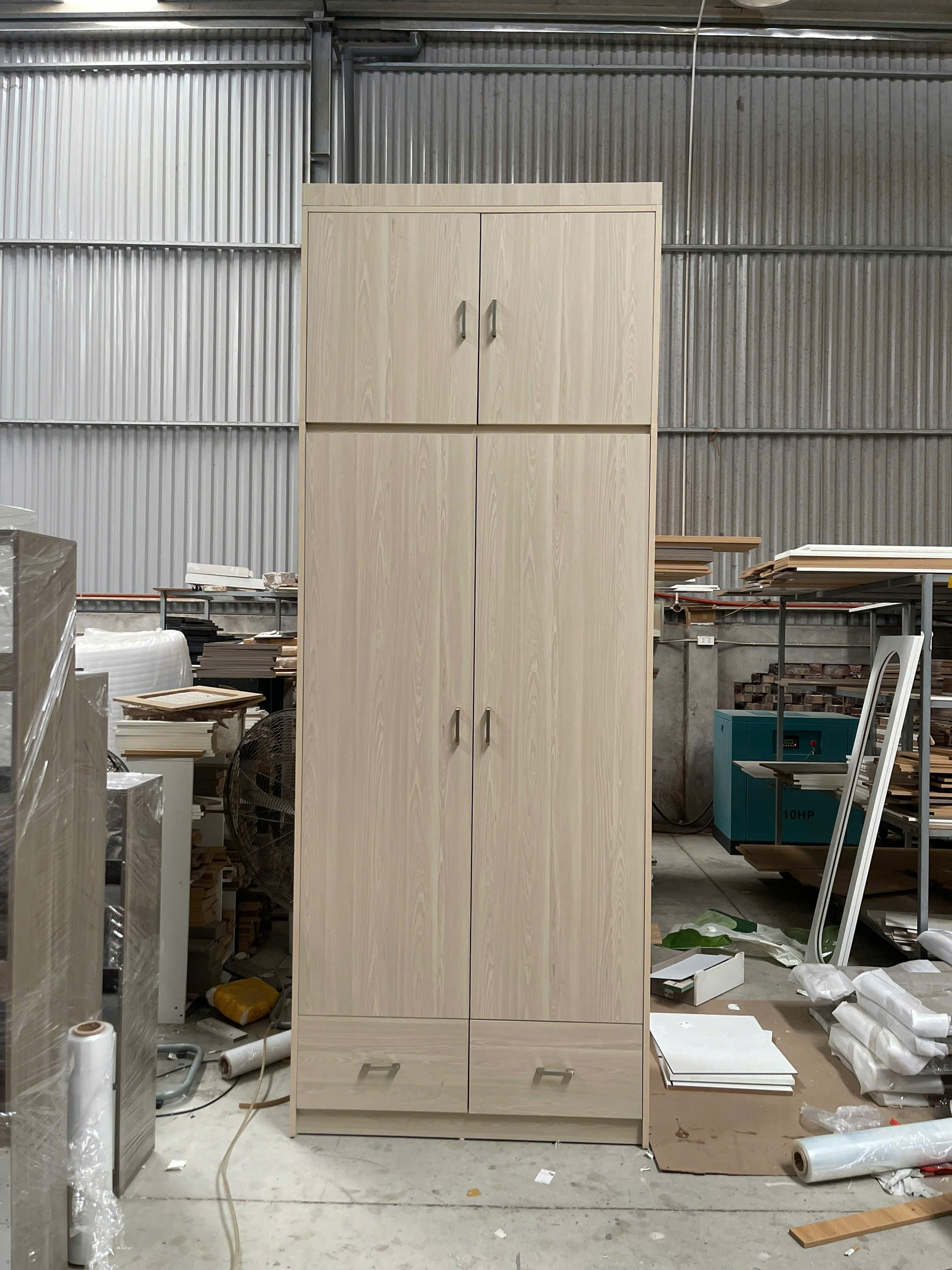 tu quan ao 4 canh 100x55x266