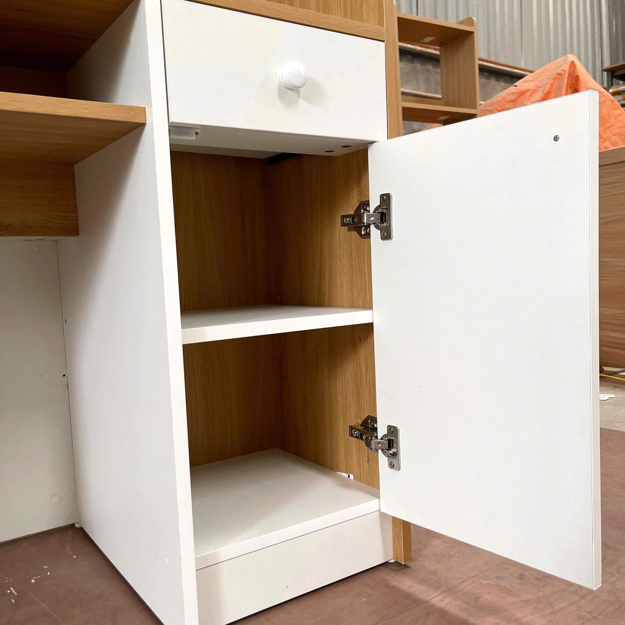 Quầy lễ tân MDF cốt xanh