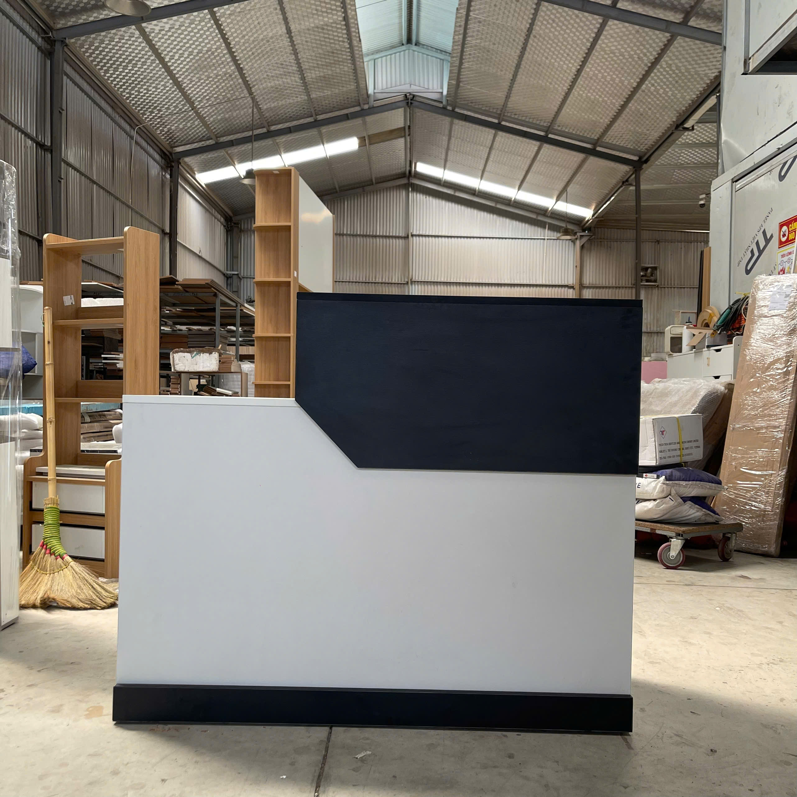 quầy lễ tân spa hiện đại