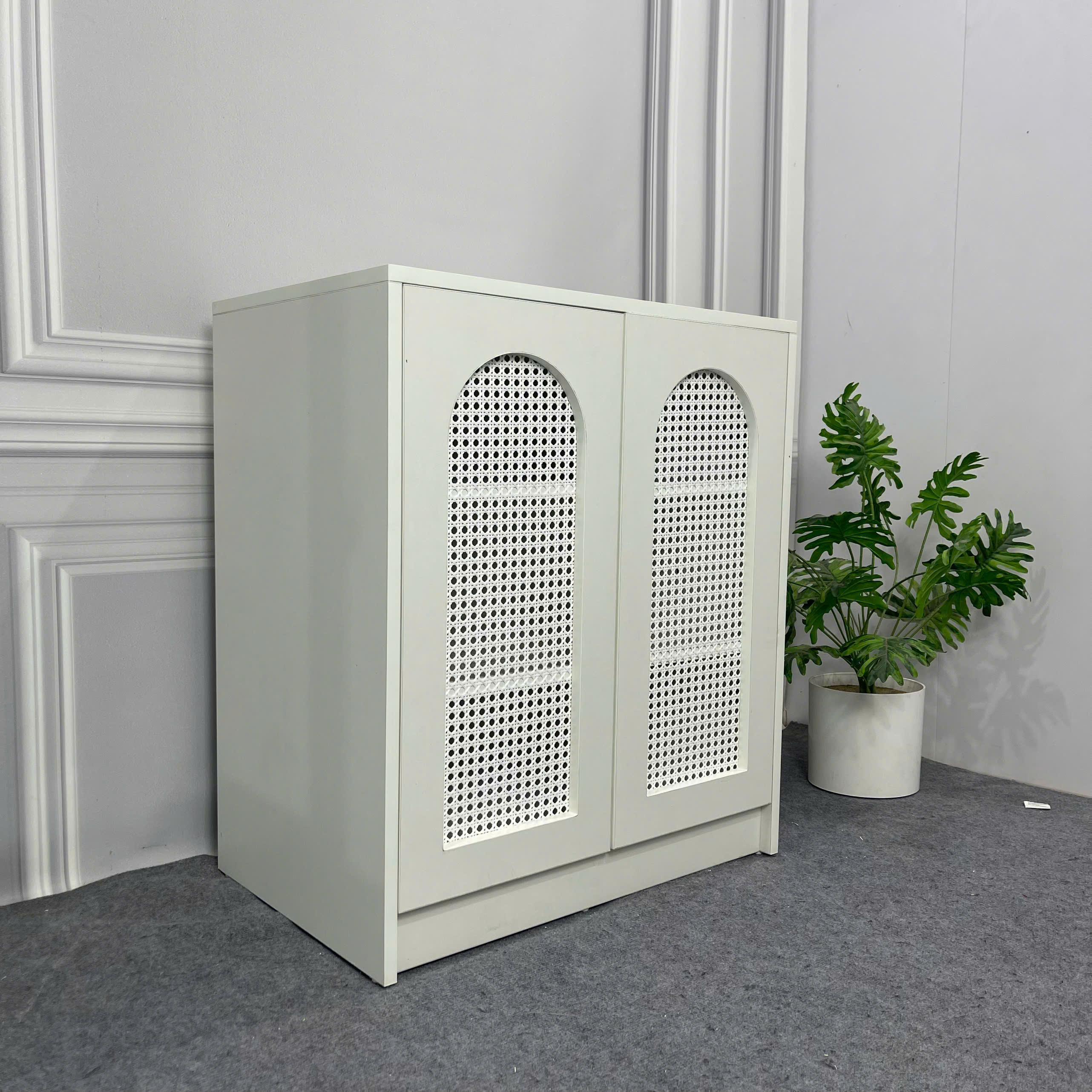 Tủ đa năng gỗ MDF phủ Melamine phối cánh mây nhựa đan thông thoáng, thiết kế hiện đại, thương hiệu KN Home Decor.