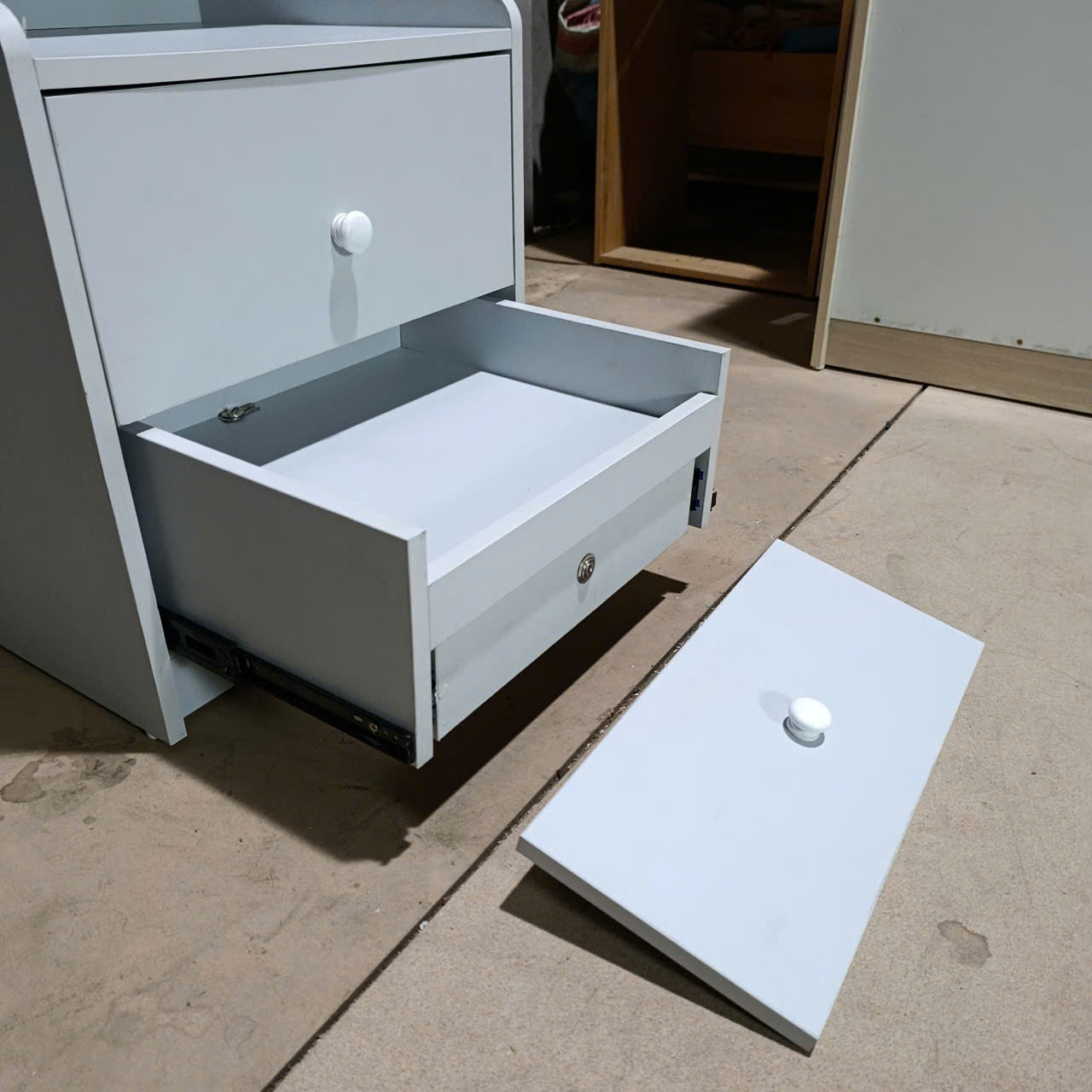 tu dau giuong ray truot em ai ben dep