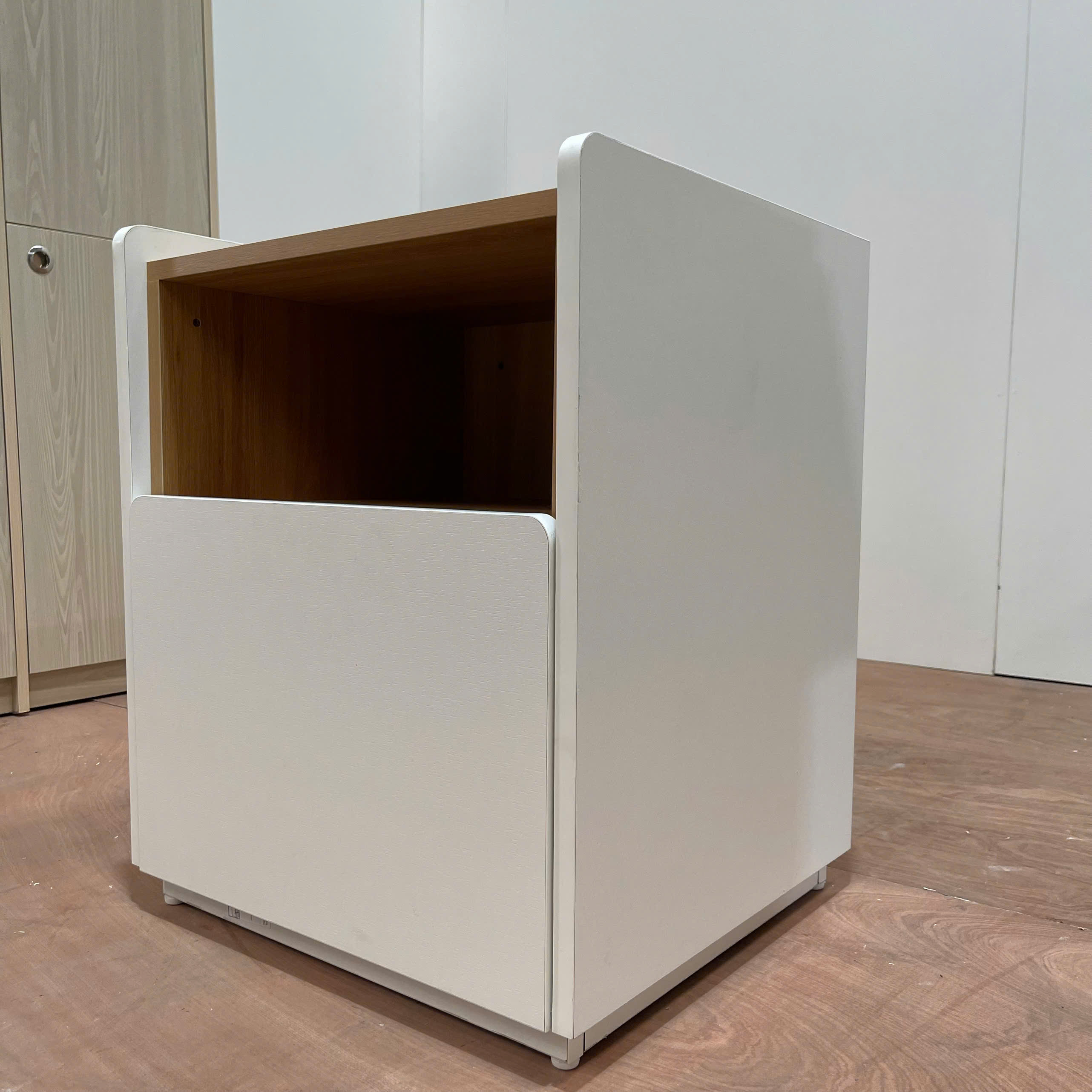 Tủ Đầu Giường MDF Melamine 50x45x60cm Cánh Mở Kèm Hộc Trang Trí KN Home Decor