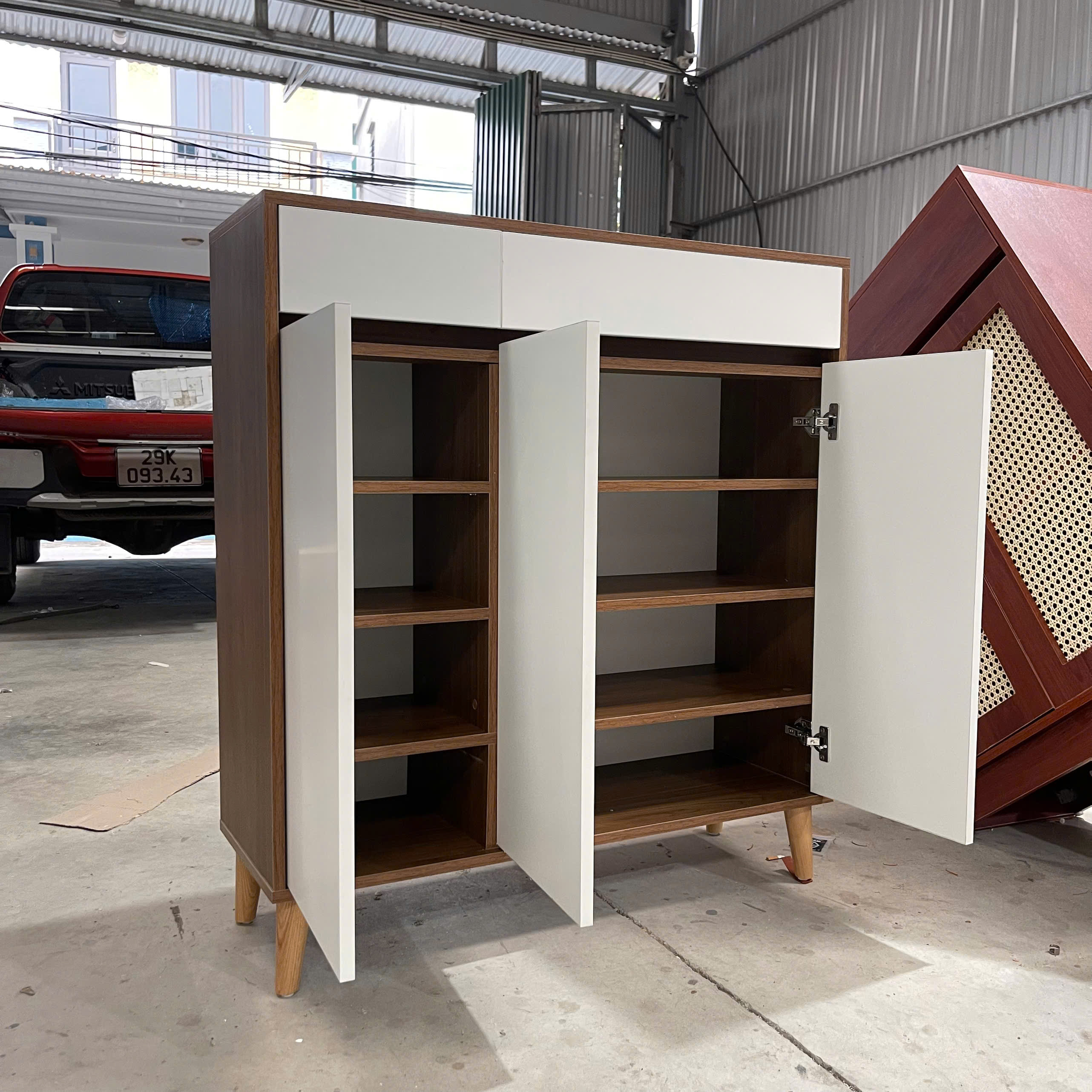 tu dung giay 3 canh hien dai