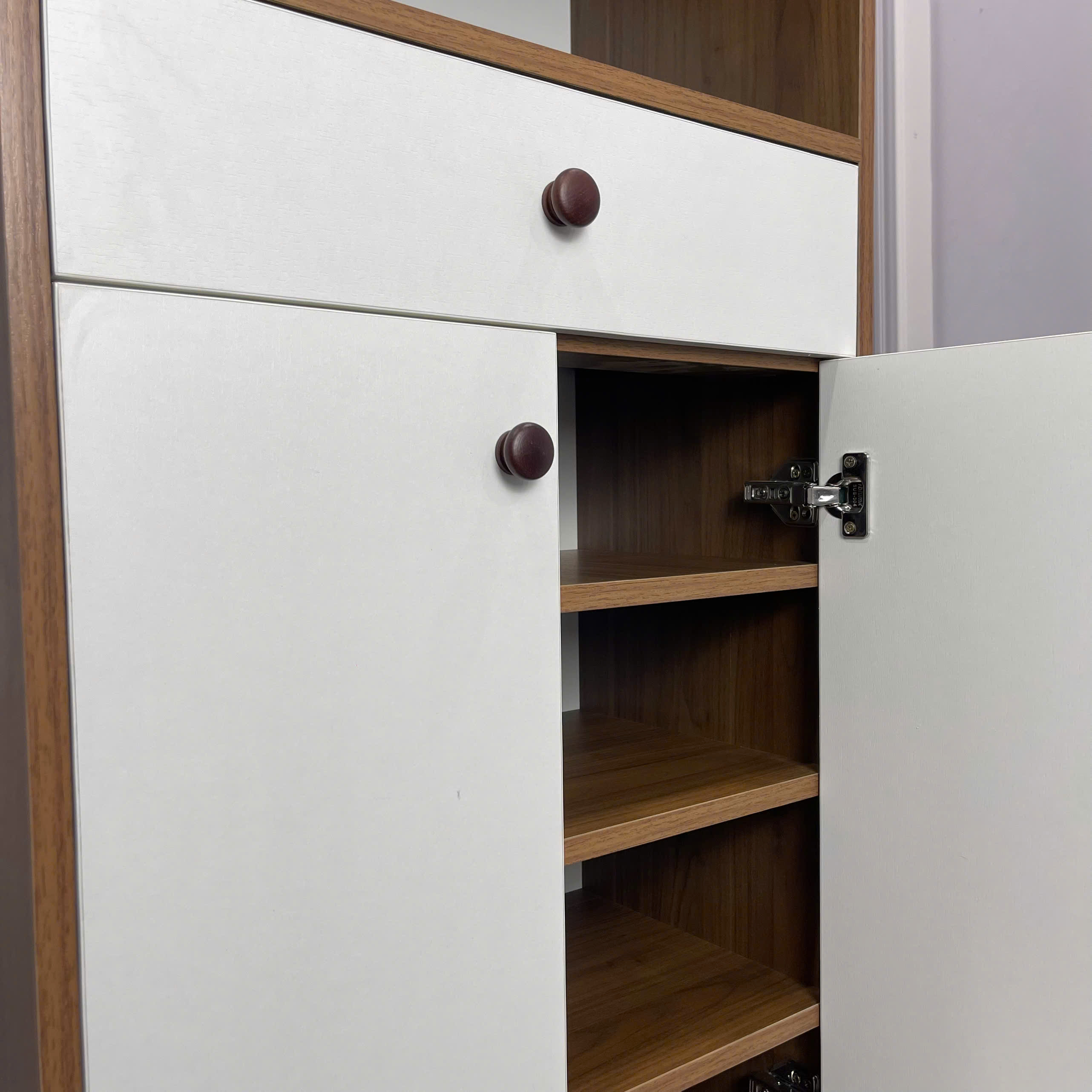 tủ giày đứng tiết kiệm diện tích