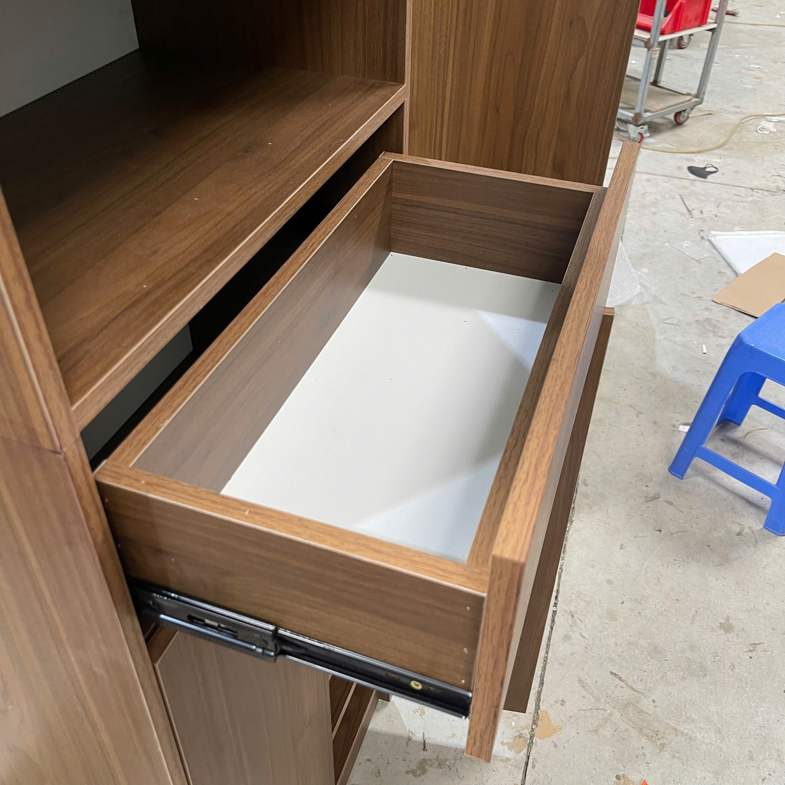 Tủ Giày Kịch Trần MDF Melamine 68x34x240cm Thiết Kế Đa Năng Cánh Đóng KN Home Decor