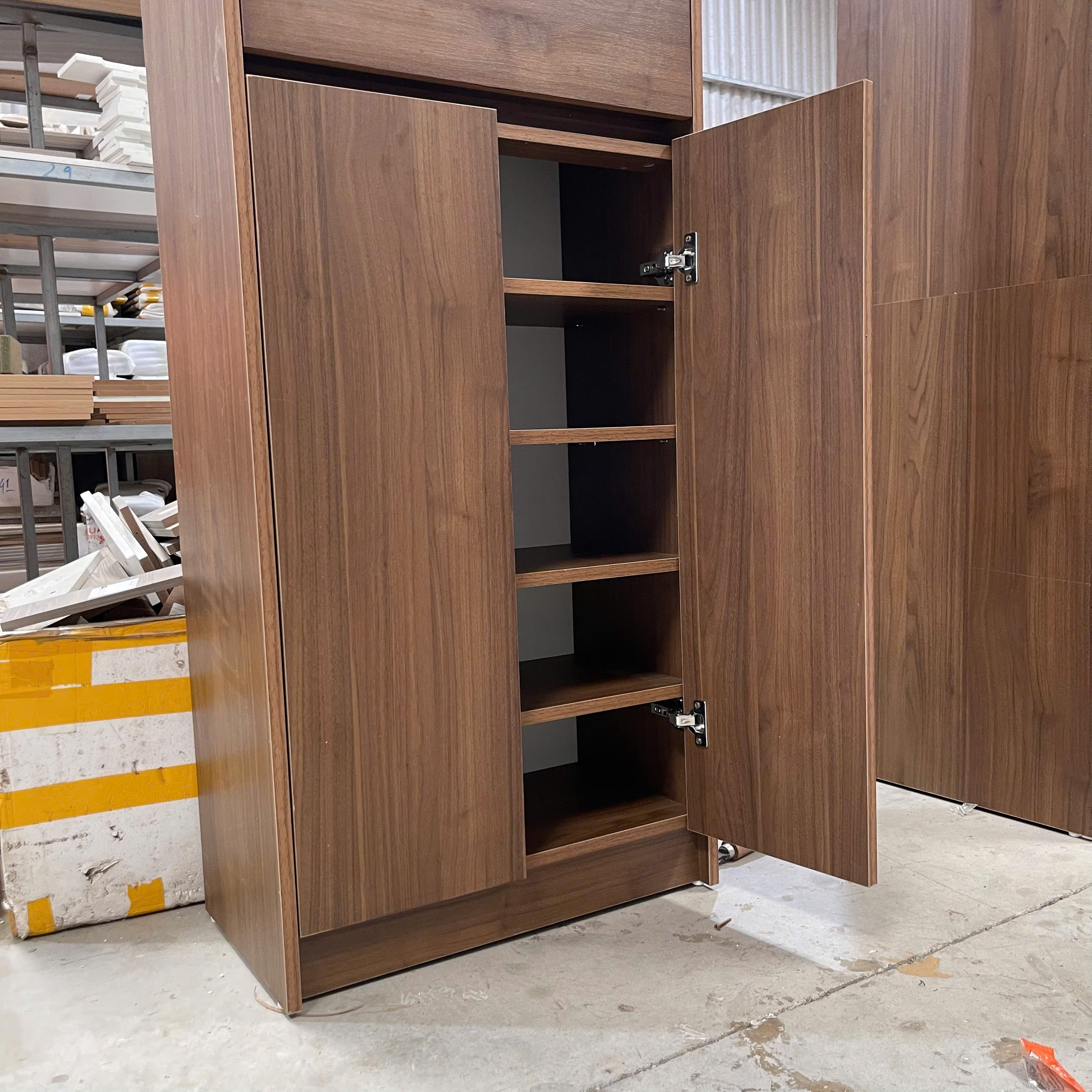 Tủ Giày Kịch Trần MDF Melamine 68x34x240cm Thiết Kế Đa Năng Cánh Đóng KN Home Decor