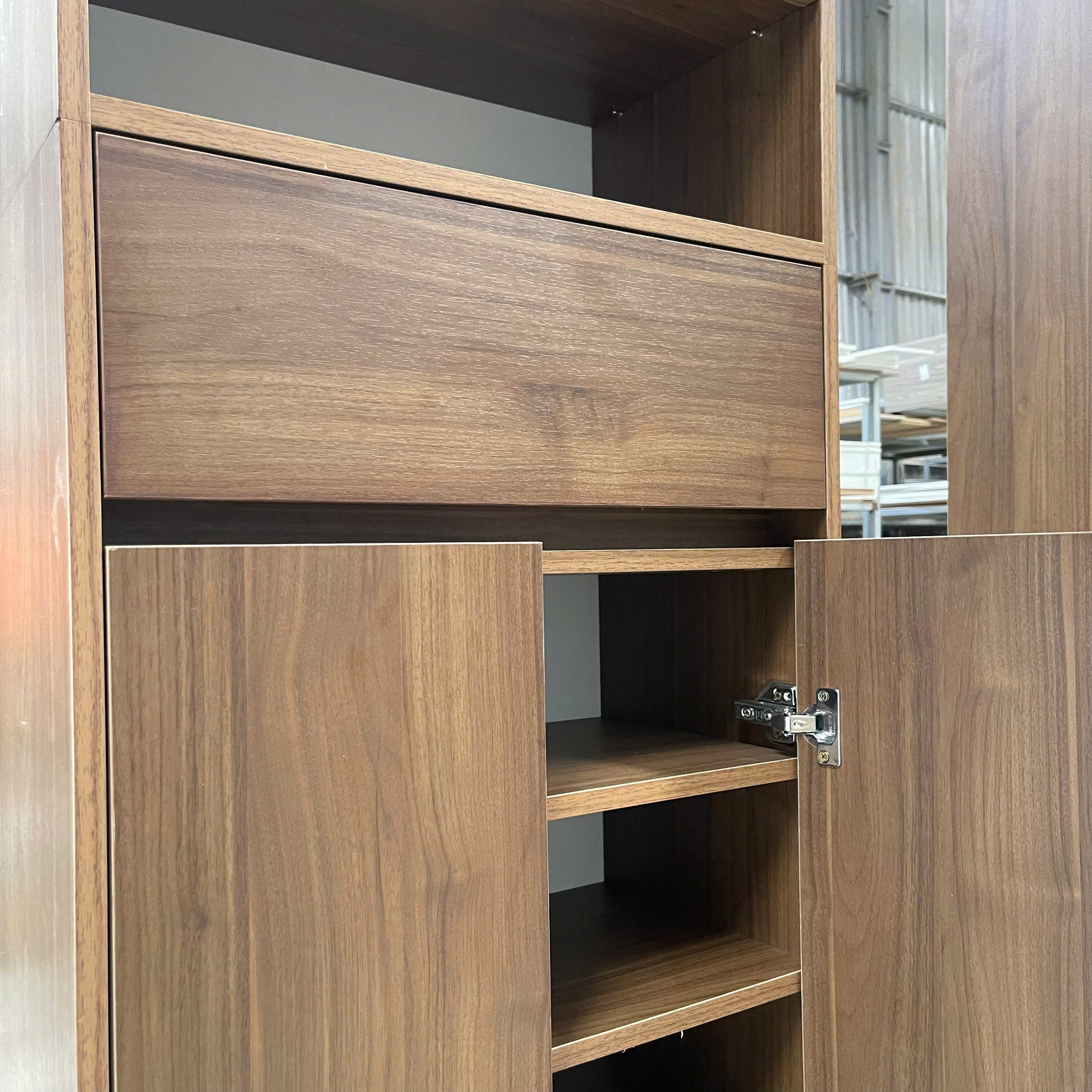 Tủ Giày Kịch Trần MDF Melamine 68x34x240cm Thiết Kế Đa Năng Cánh Đóng KN Home Decor