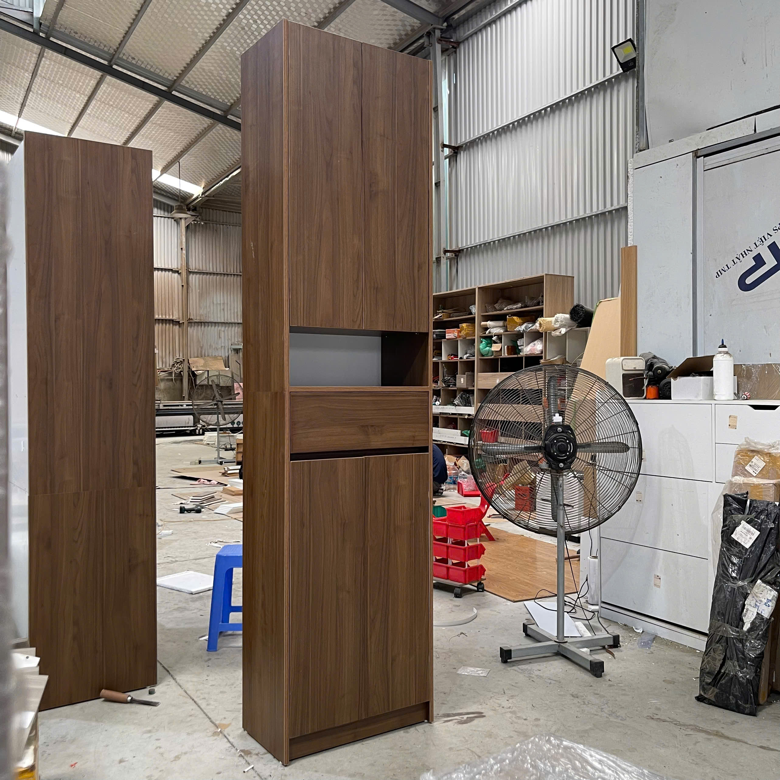 Tủ Giày Kịch Trần MDF Melamine 68x34x240cm Thiết Kế Đa Năng Cánh Đóng KN Home Decor