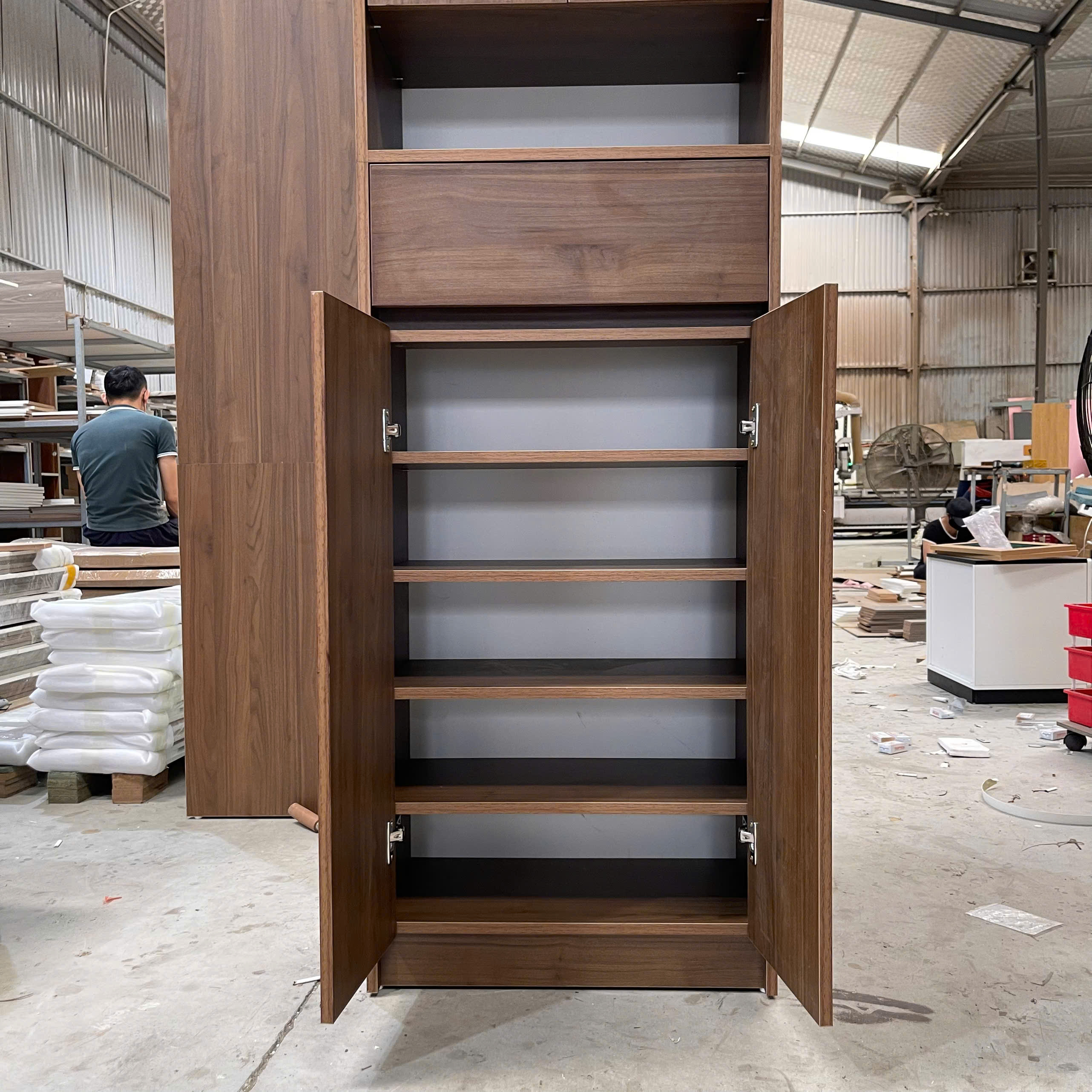 Tủ Giày Kịch Trần MDF Melamine 68x34x240cm Thiết Kế Đa Năng Cánh Đóng KN Home Decor