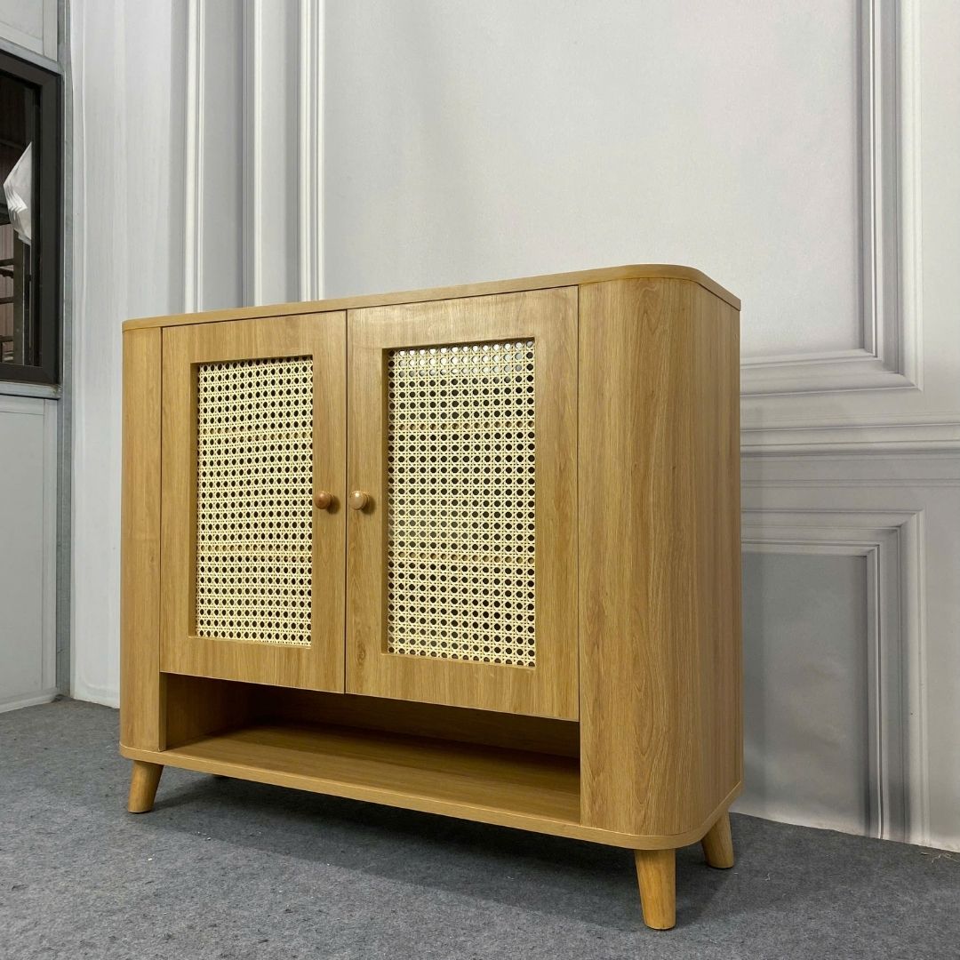 Tủ giày gỗ MDF kết hợp cánh mây nhựa giúp thoáng khí, hạn chế mùi.