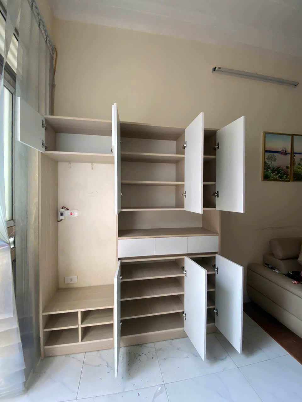 Tủ giày bản lề inox giảm chấn