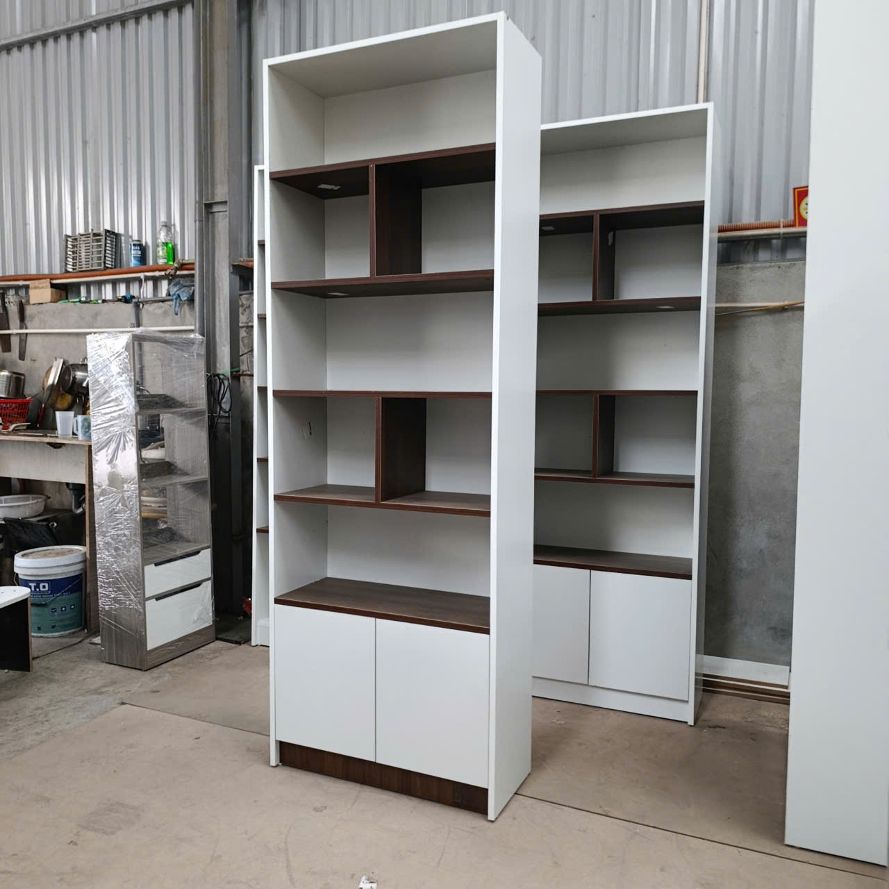 tu-ke-sach-mdf-melamine-cao-2m