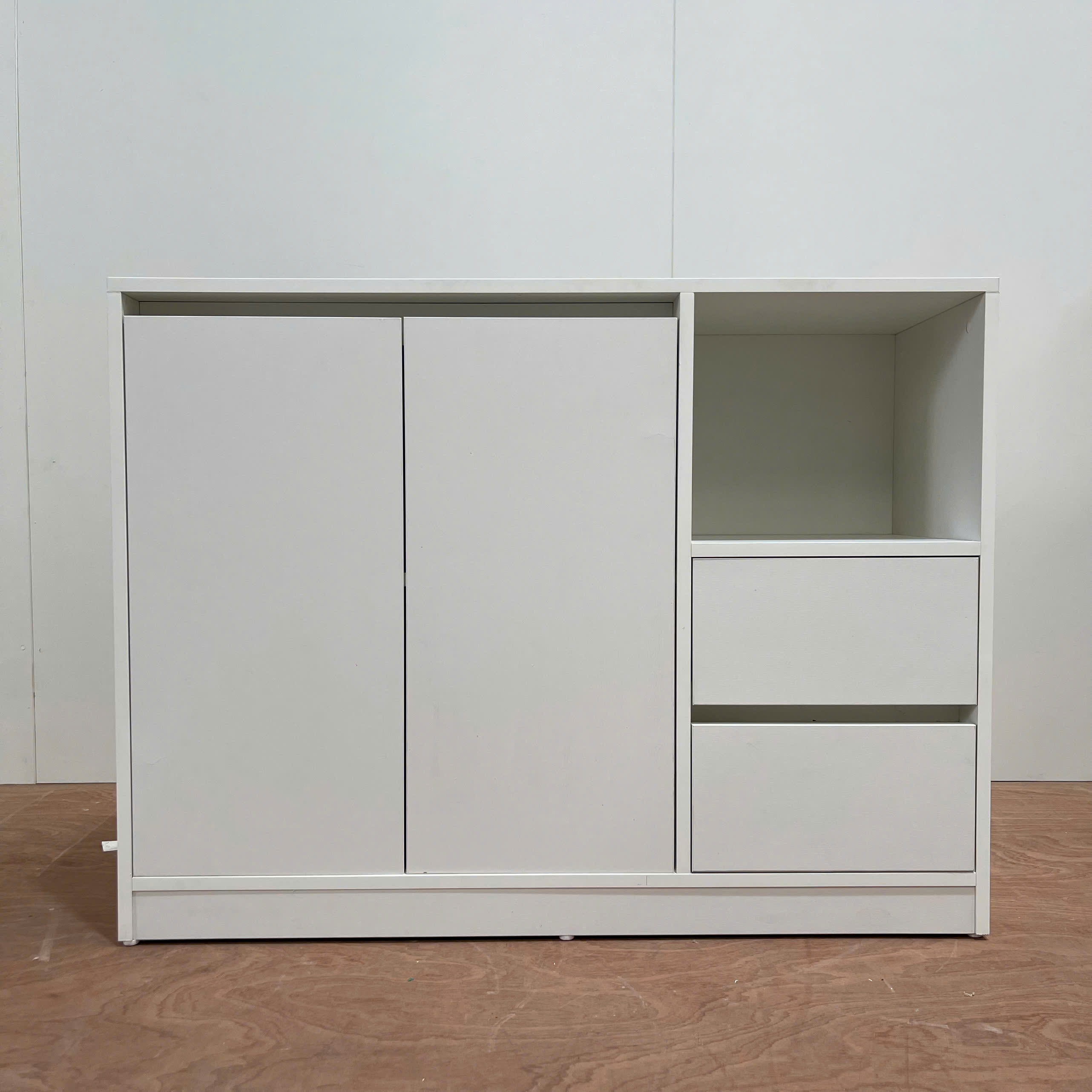 Tủ decor lưu trữ hiện đại cho căn hộ chung cư