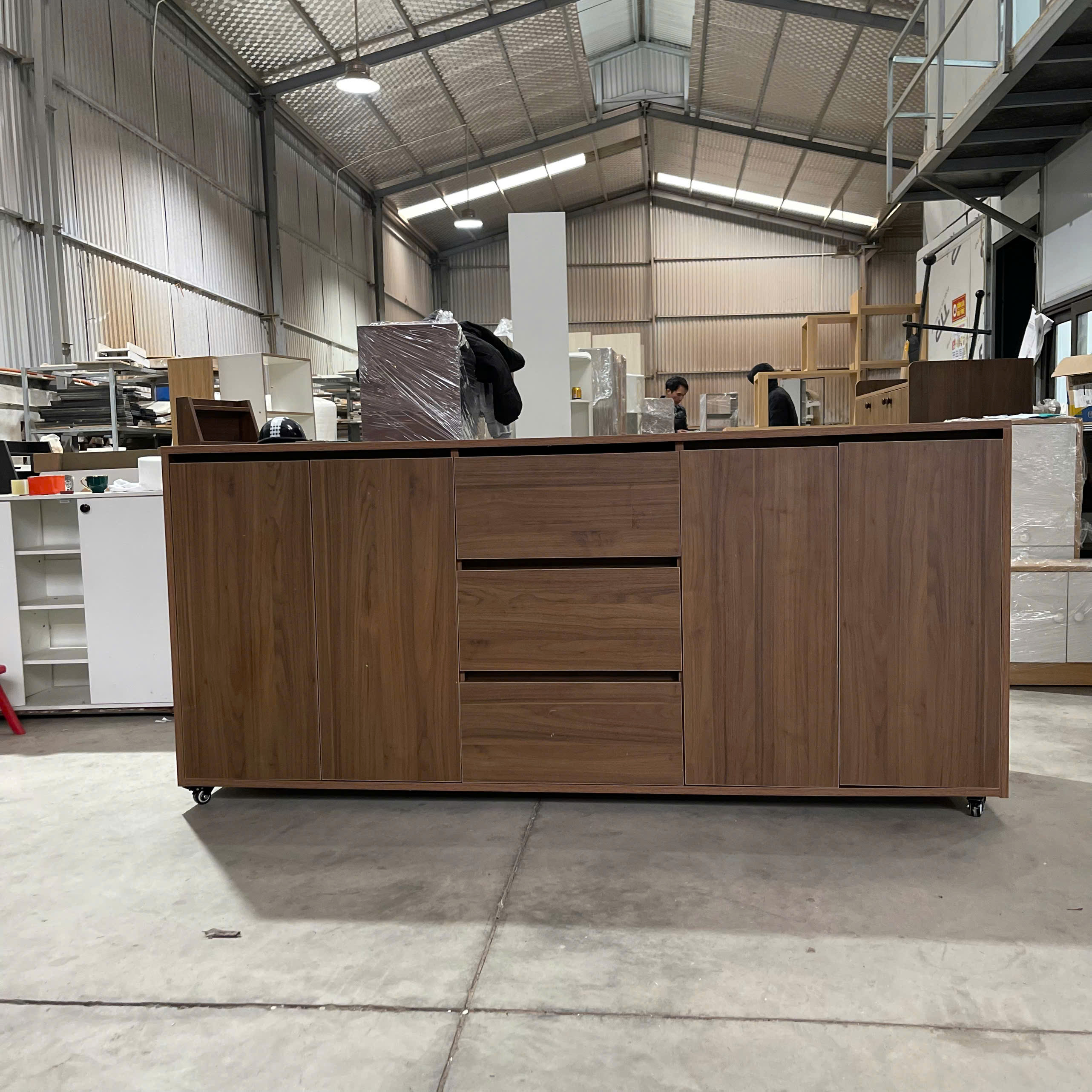 Tủ hồ sơ 4 cánh 3 ngăn kéo có bánh xe