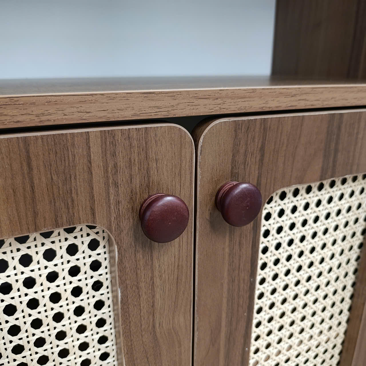 tu canh may trang tri noi that hien dai