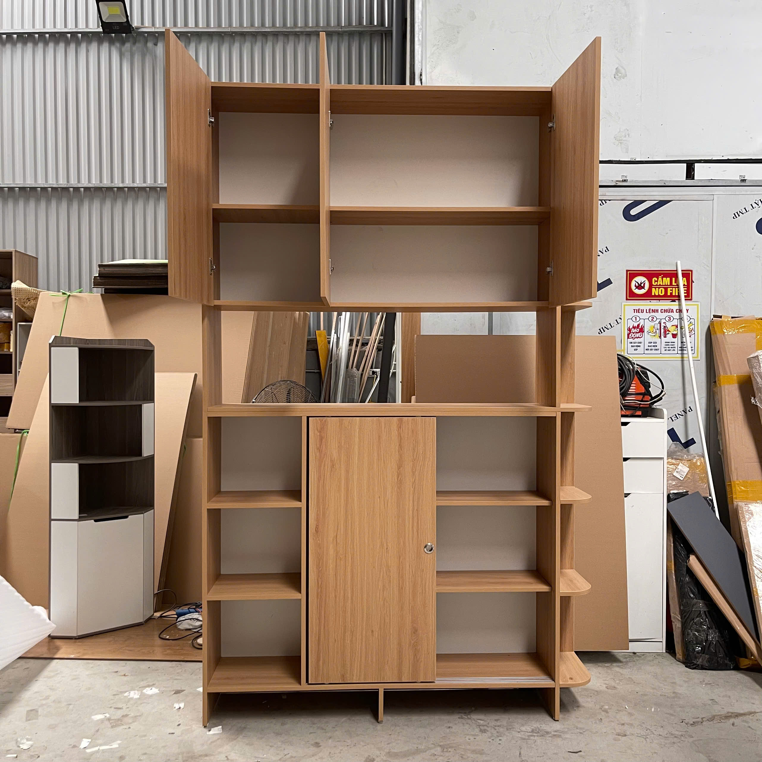 tủ pantry để máy pha cà phê