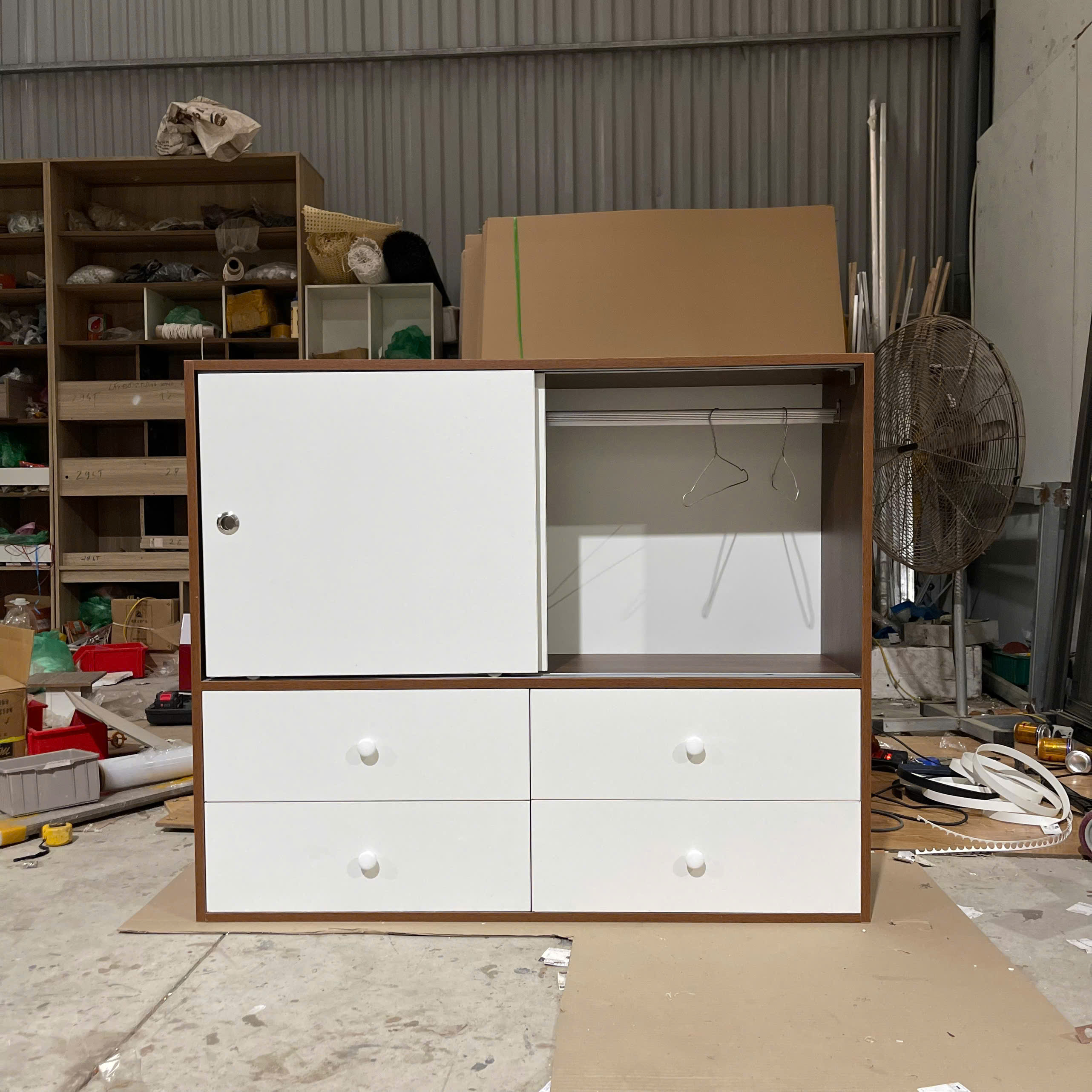 tủ quần áo trẻ em cánh lùa