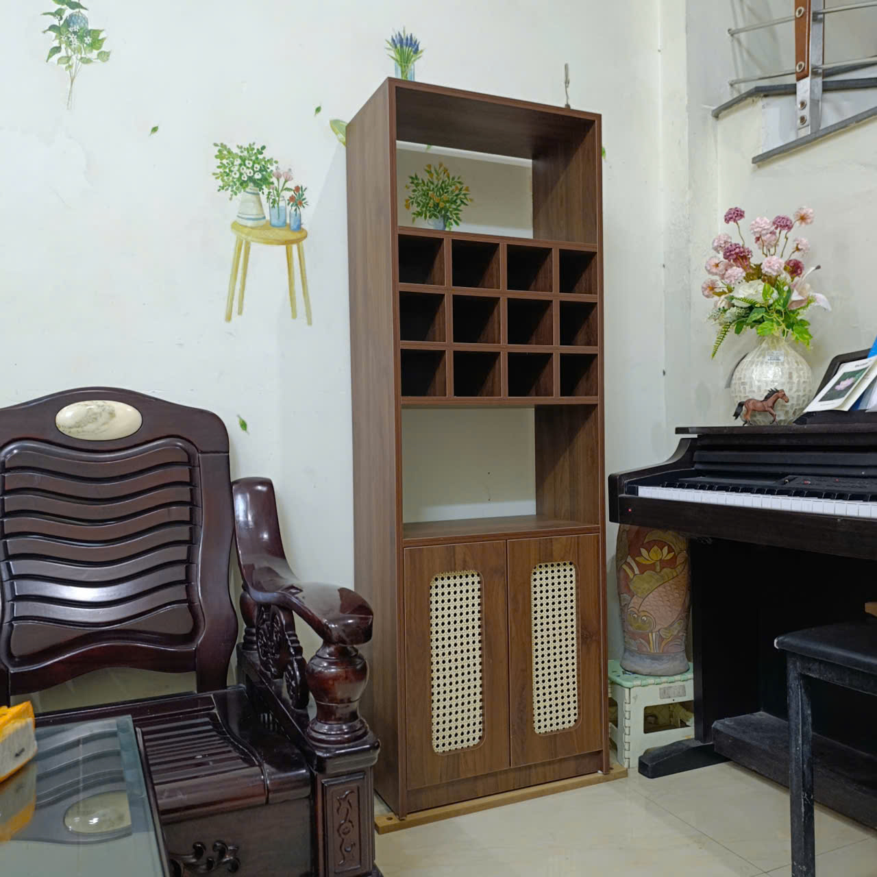 tu ruou nho gon cho phong khach dep