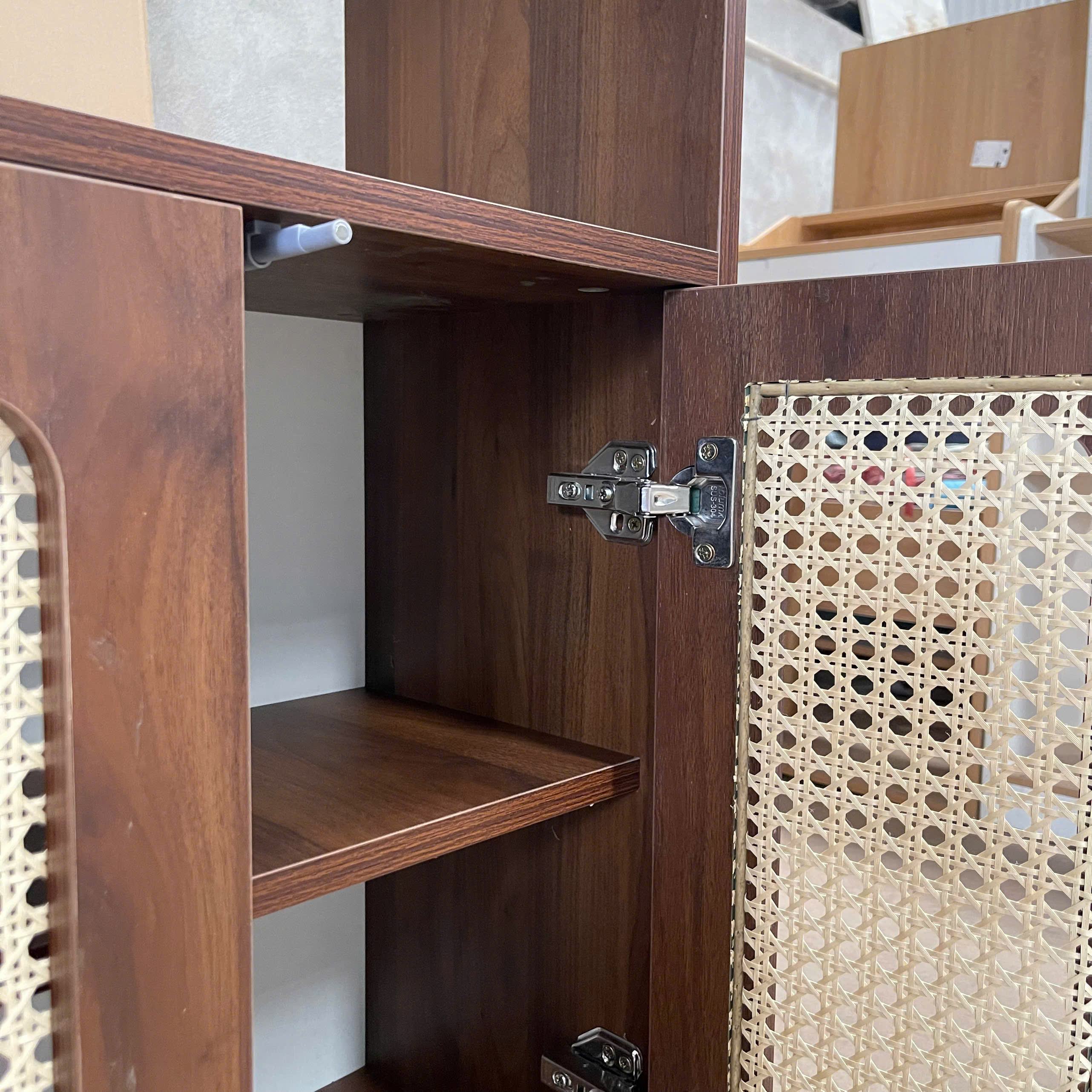 tu dung ruou mini cho can ho chung cu