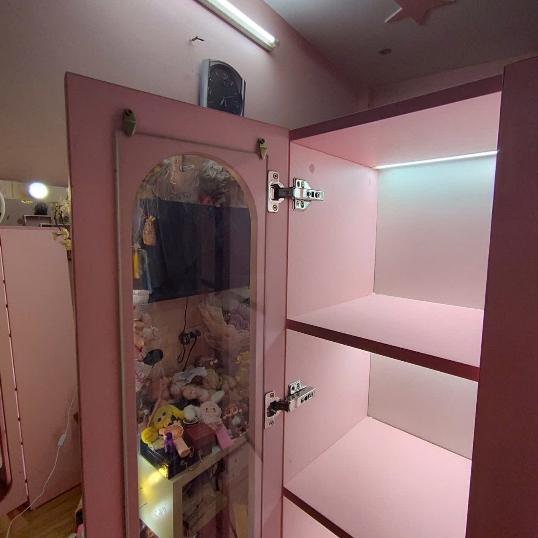 Tủ trang trí gỗ MDF phủ melamine phối kính cường lực 5mm – thiết kế hiện đại, sang trọng