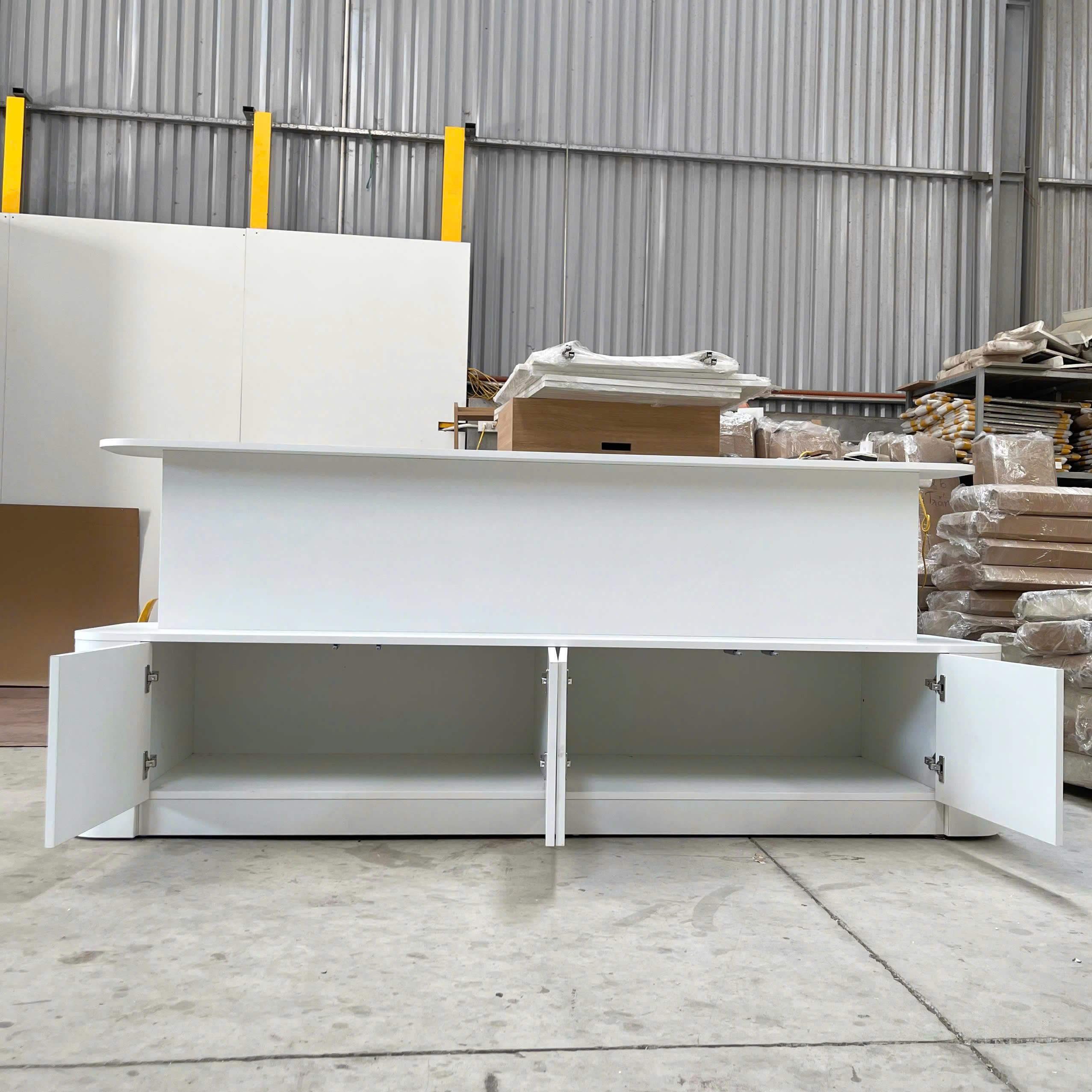 Kệ trưng bày showroom MDF Melamine