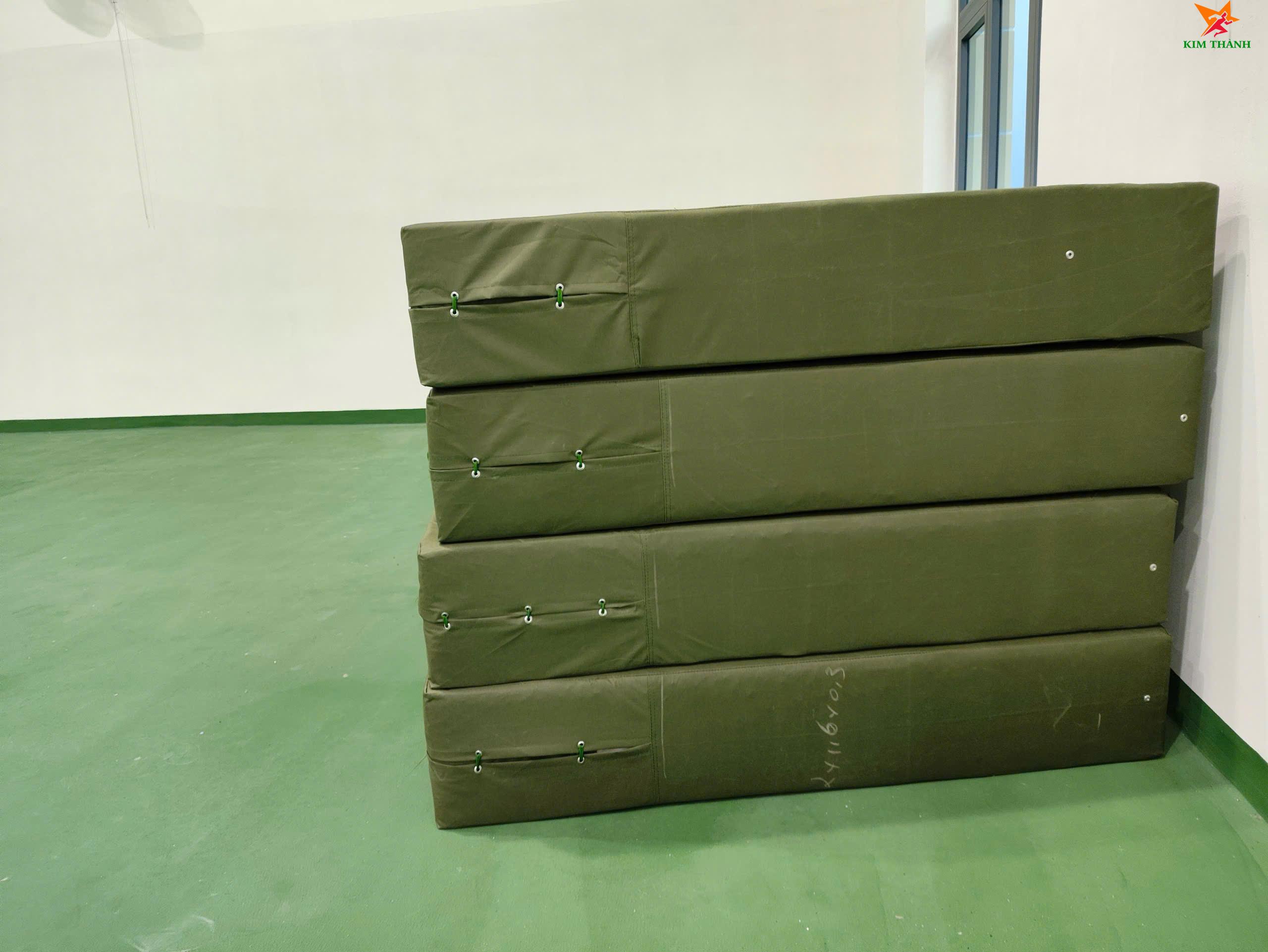 Nệm nhảy cao kích thước 2m x 1,6m x 0,2m