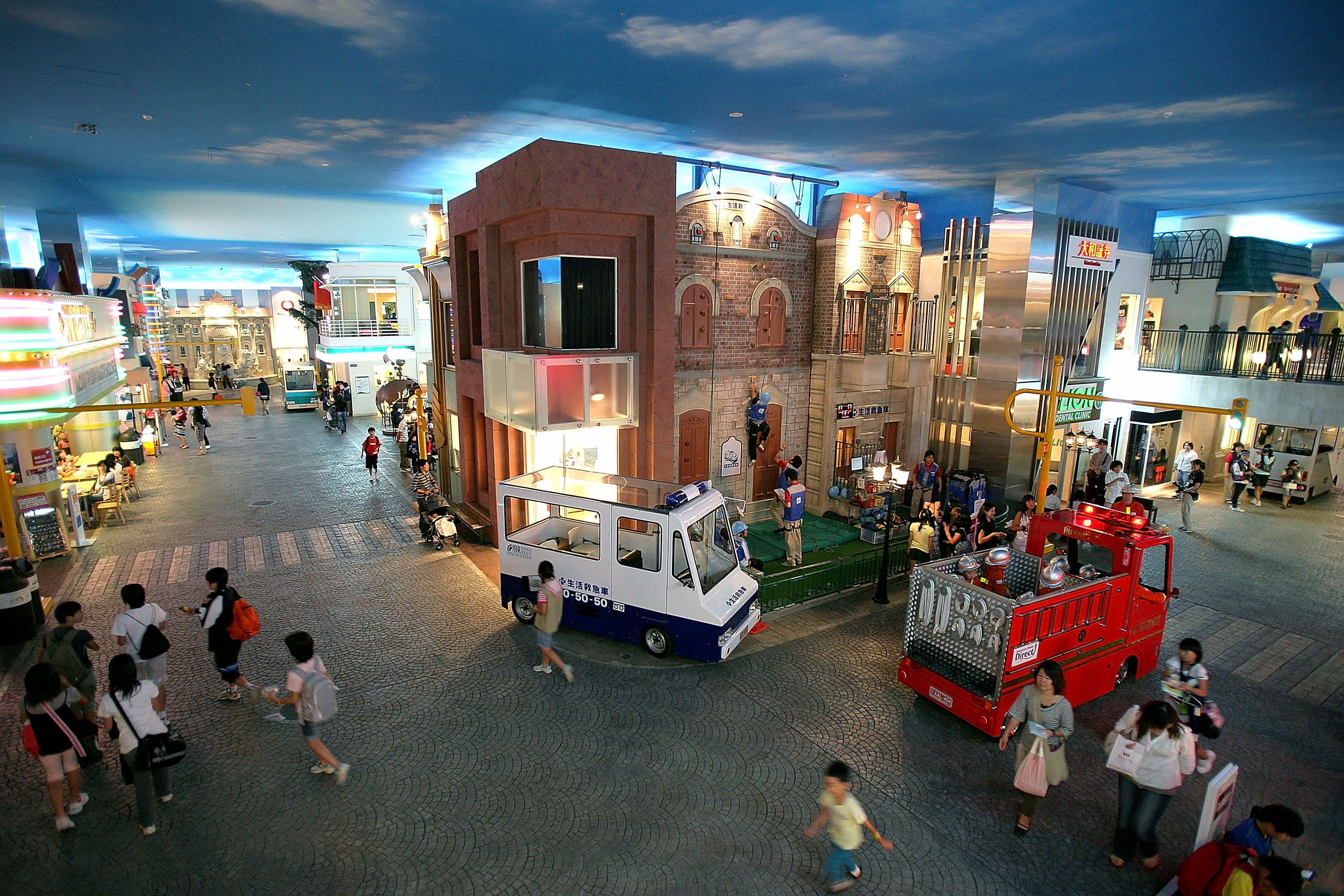 Giá Vé Ưu Đãi KidZania Lotte Tây Hồ -  Ca Chơi 4 Tiếng [Thứ 2 - Thứ 6]