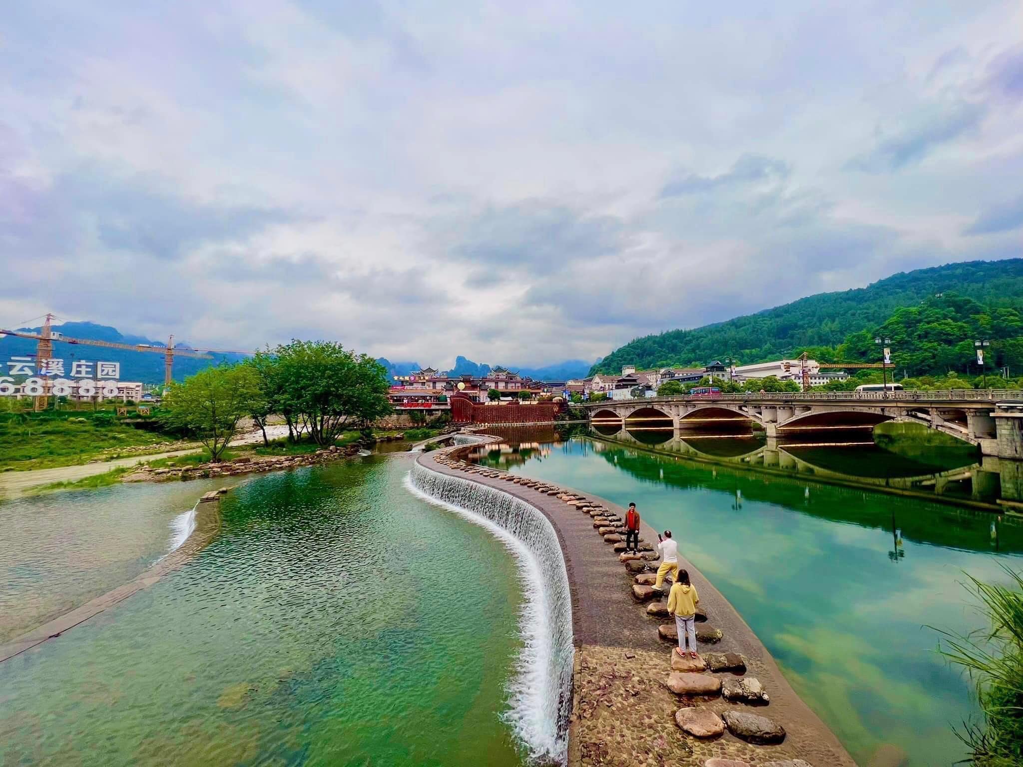 [CHARTER] TAM HIỆP - SÔNG DƯƠNG TỬ - PHƯỢNG HOÀNG CỔ TRẤN - TRƯƠNG GIA GIỚI 5 NGÀY 4 ĐÊM