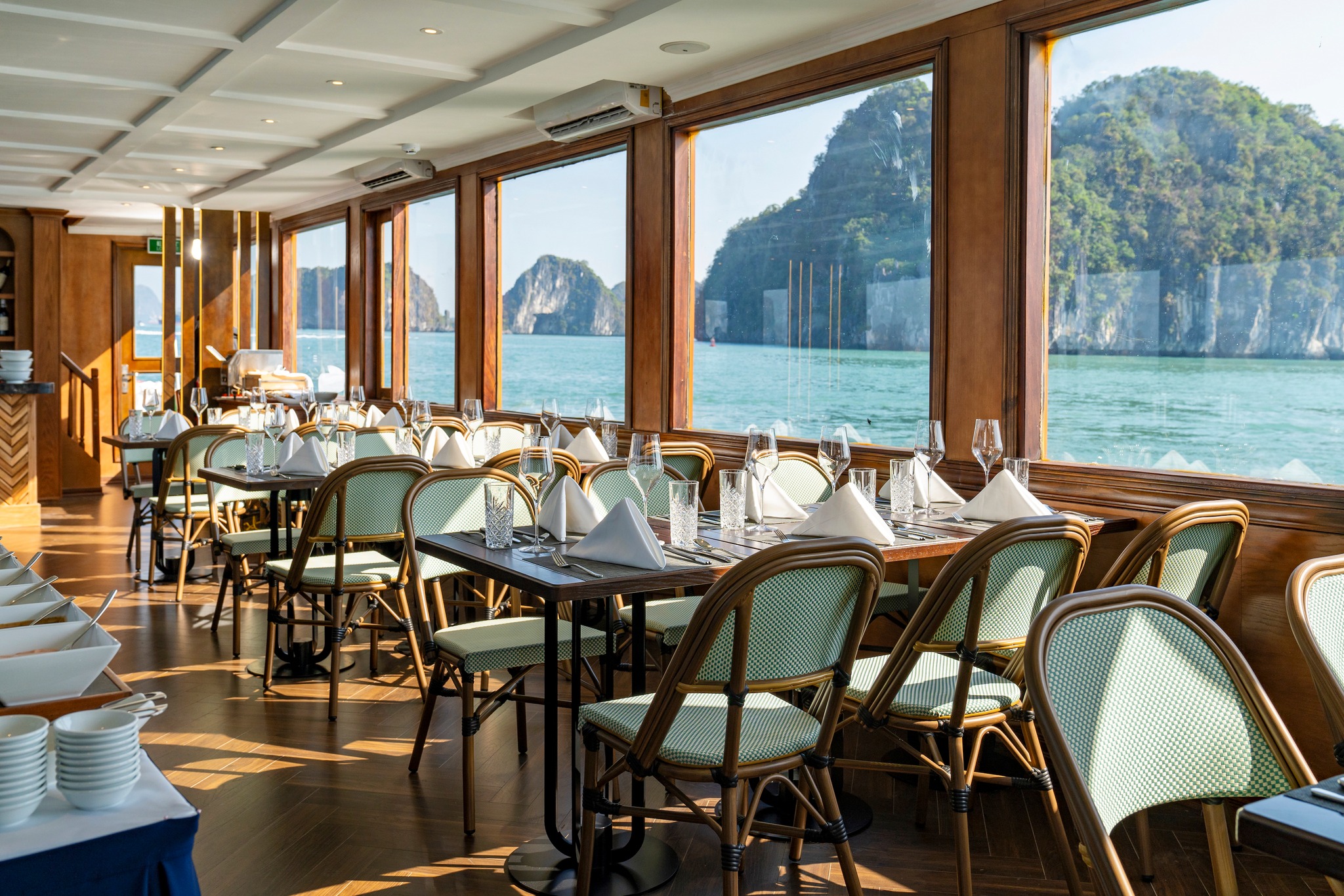 ƯU ĐÃI ĐẶC BIỆT OPENING - DU THUYỀN THĂM VỊNH TRONG NGÀY LAVOYA BOUTIQUE DAY CRUISE 5*