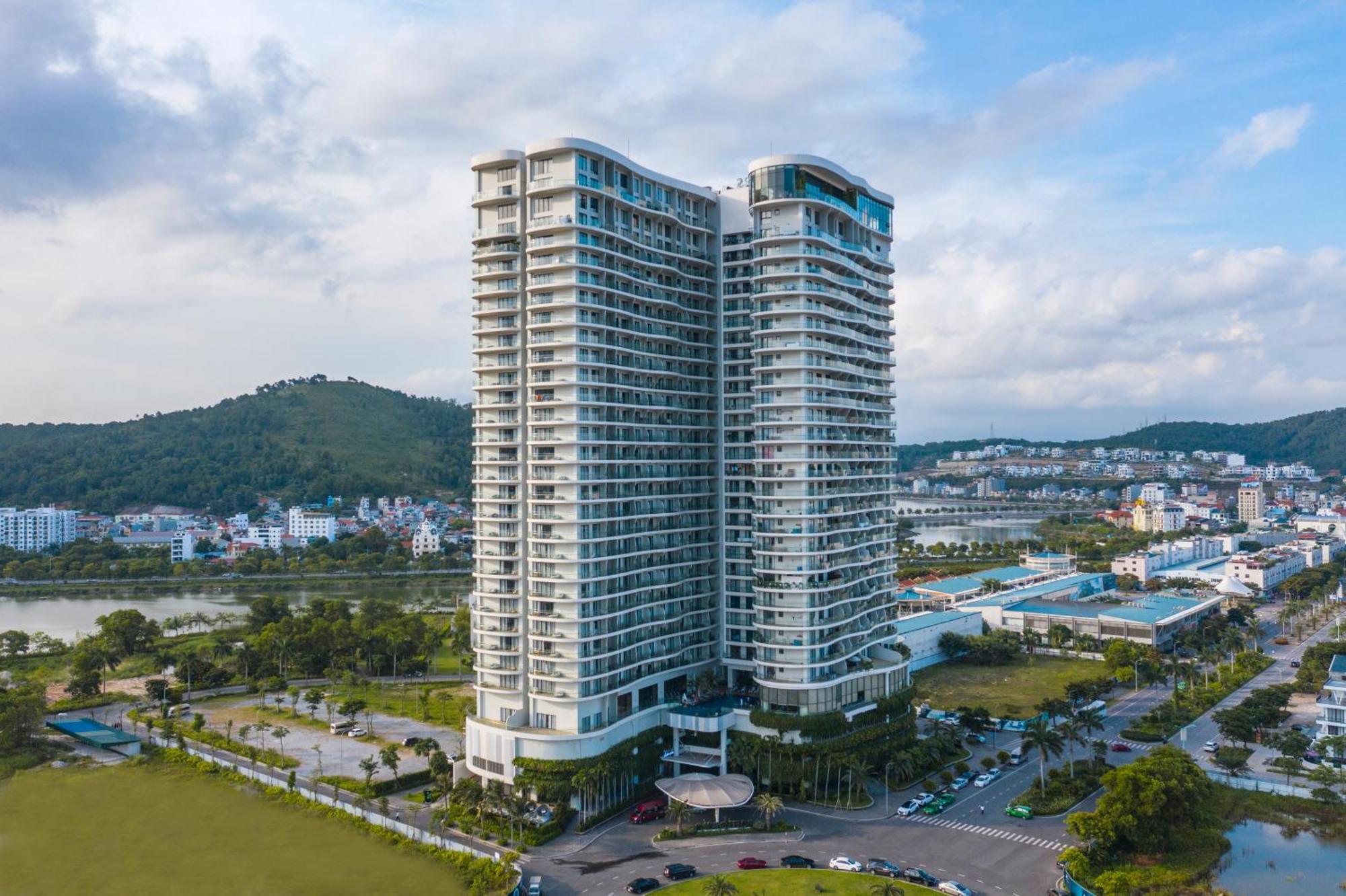 Combo Hạ Long 2N1Đ | Du Thuyền Luna Cruise 5* + Hotel Citadines Marina | Chỉ Từ 1.999K