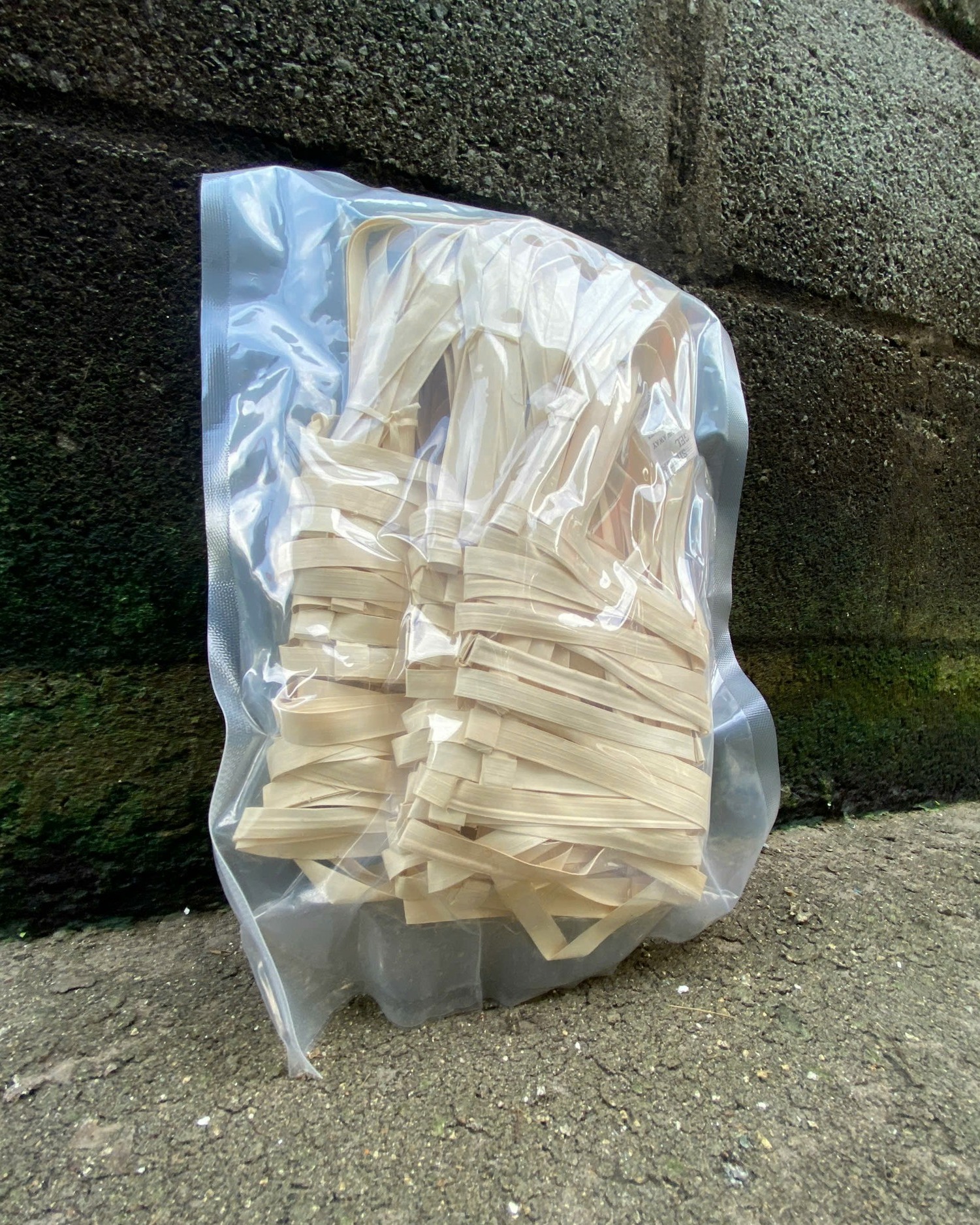 UỐNG TRÀ SỮA KHÔNG CẦN TÚI NYLON - CHỈ CẦN QUAI KOMORA