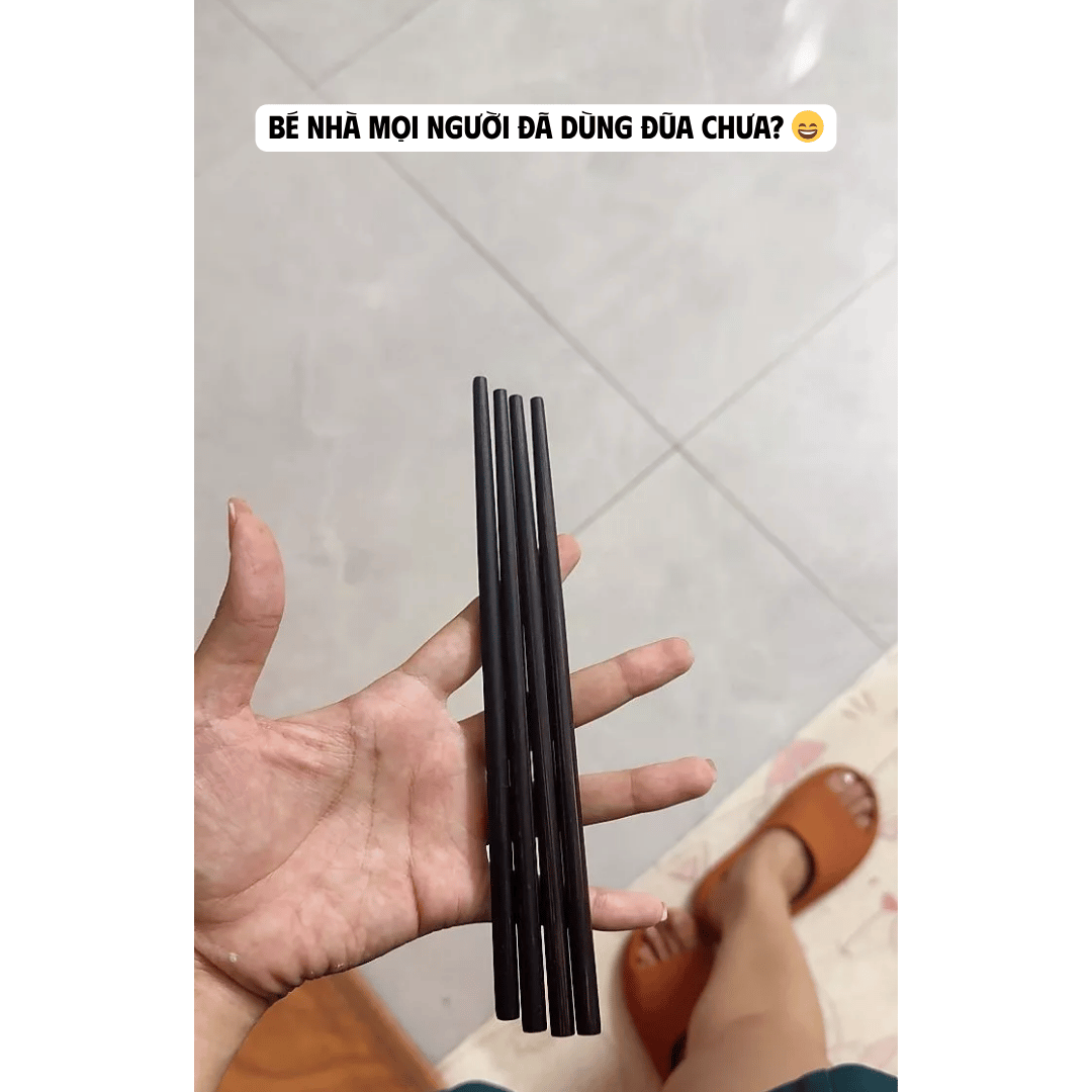 MỘT ĐÔI ĐŨA NHỎ CHO NHỮNG BƯỚC ĐẦU CỦA BÉ