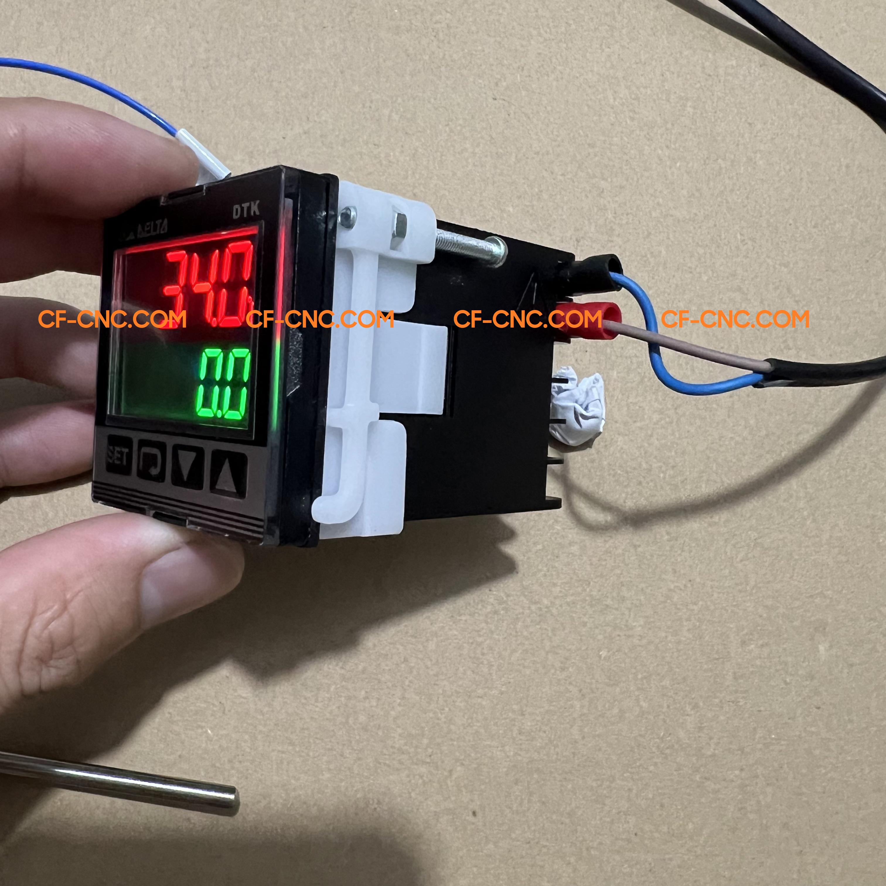 Bộ điều khiển nhiệt độ 48x48 Delta DTK4848