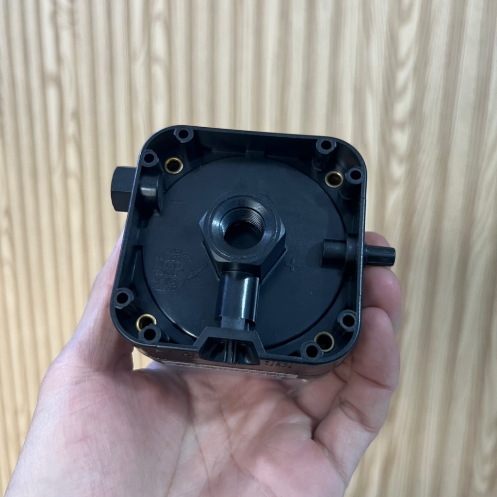 Công tắc áp gió LGW10 A2 P