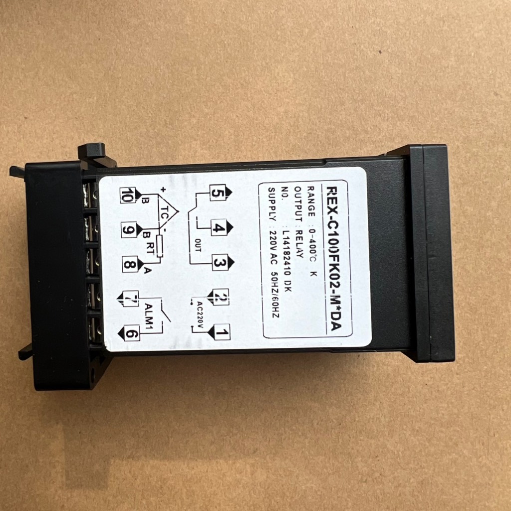 Bộ điều khiển nhiệt độ REX-C100