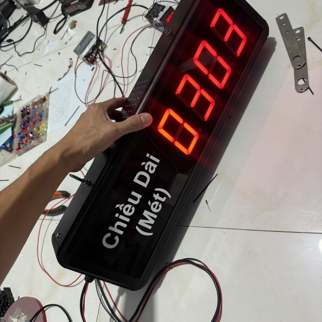 Bảng led 4 số đo chiều dài sản phẩm