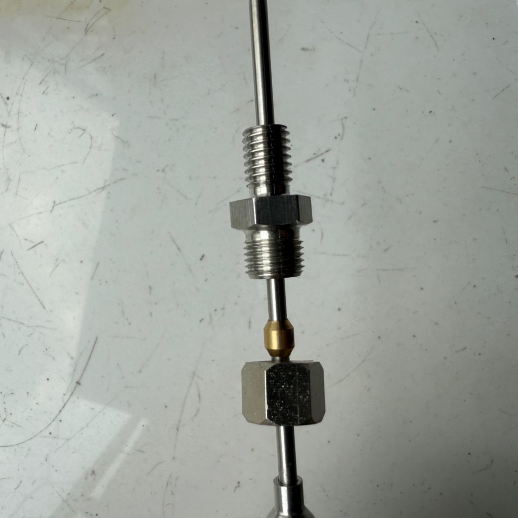 Đầu ren cố định cảm biến trượt được phi 3 ren 9,6 R1/8 ren M8