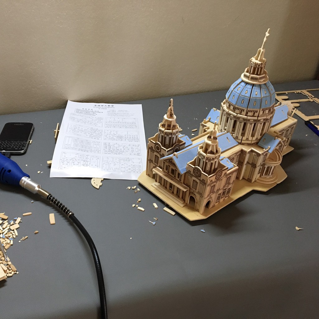 Đồ chơi lắp ráp gỗ 3D Mô hình Nhà thờ St Paul's - Tặng kèm đèn LED USB trang trí