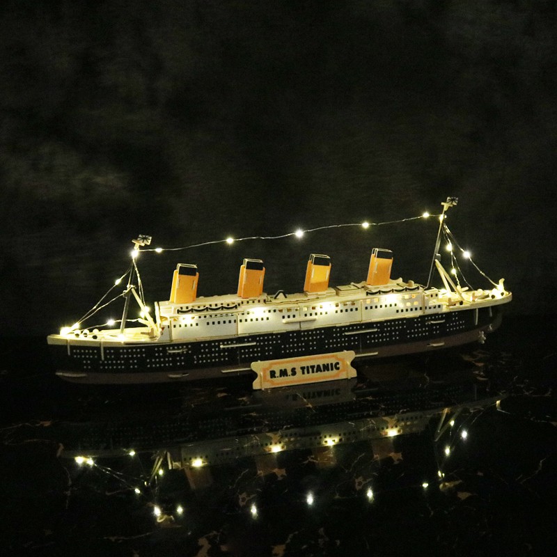 Đồ chơi lắp ráp gỗ 3D Mô hình Tàu R.M.S Titanic - Tặng kèm đèn Led trang trí