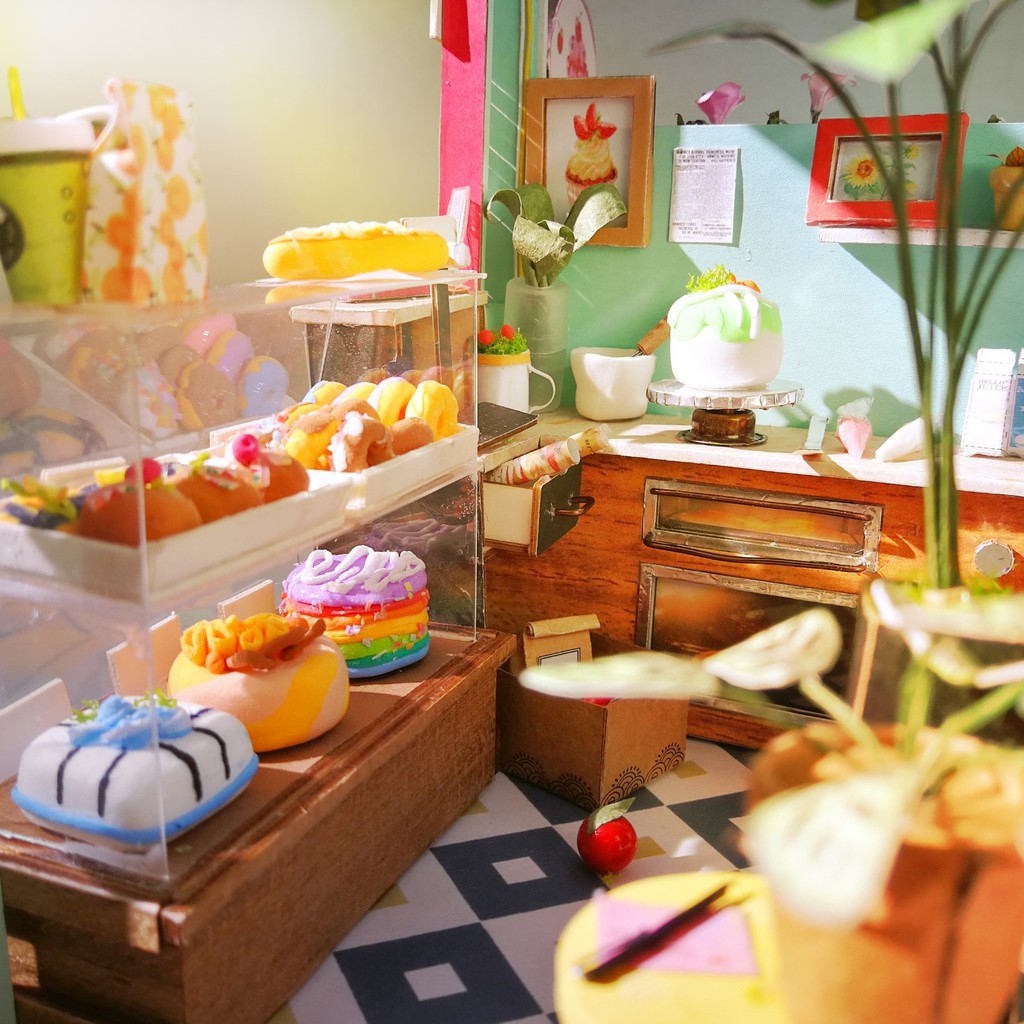 Mô hình nhà DIY Doll House Robotime Ice Cream Station DGM06 Kèm Bộ dụng cụ và Keo dán
