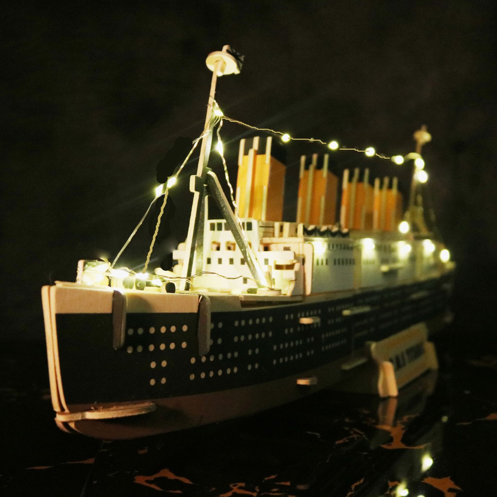 Đồ chơi lắp ráp gỗ 3D Mô hình Tàu R.M.S Titanic - Tặng kèm đèn Led trang trí